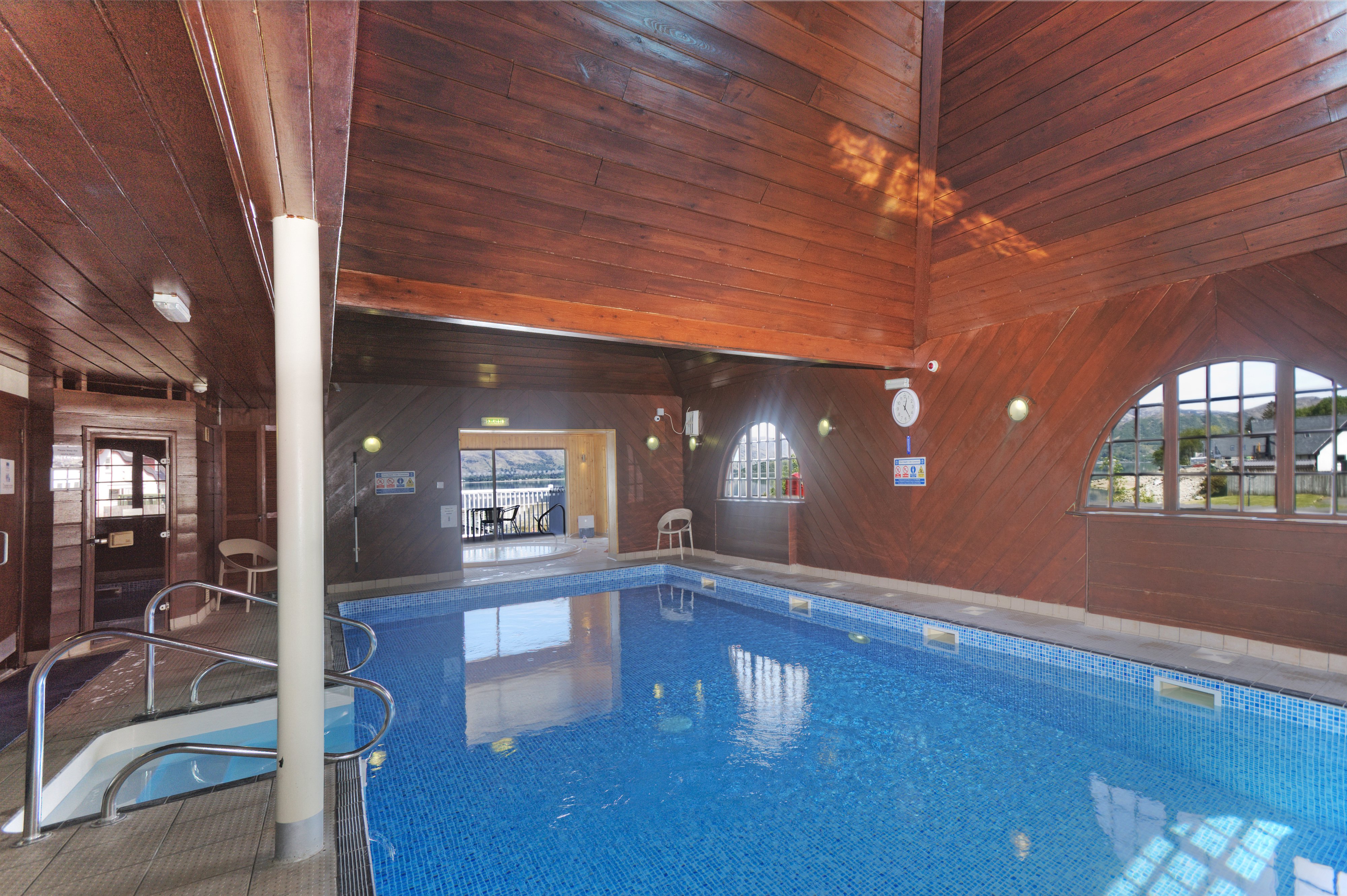 Hollytree Hotel and Swimming Pool
