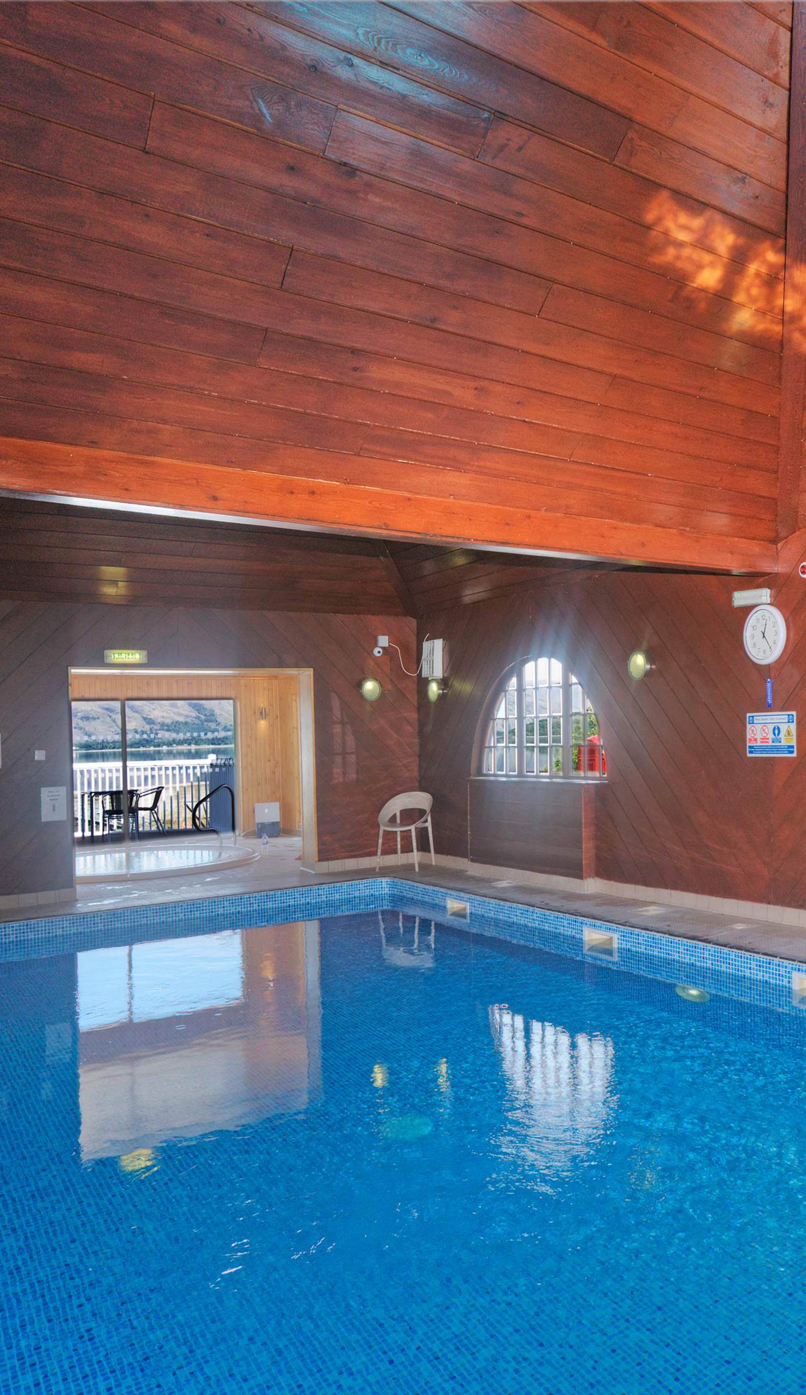 Hollytree Hotel and Swimming Pool