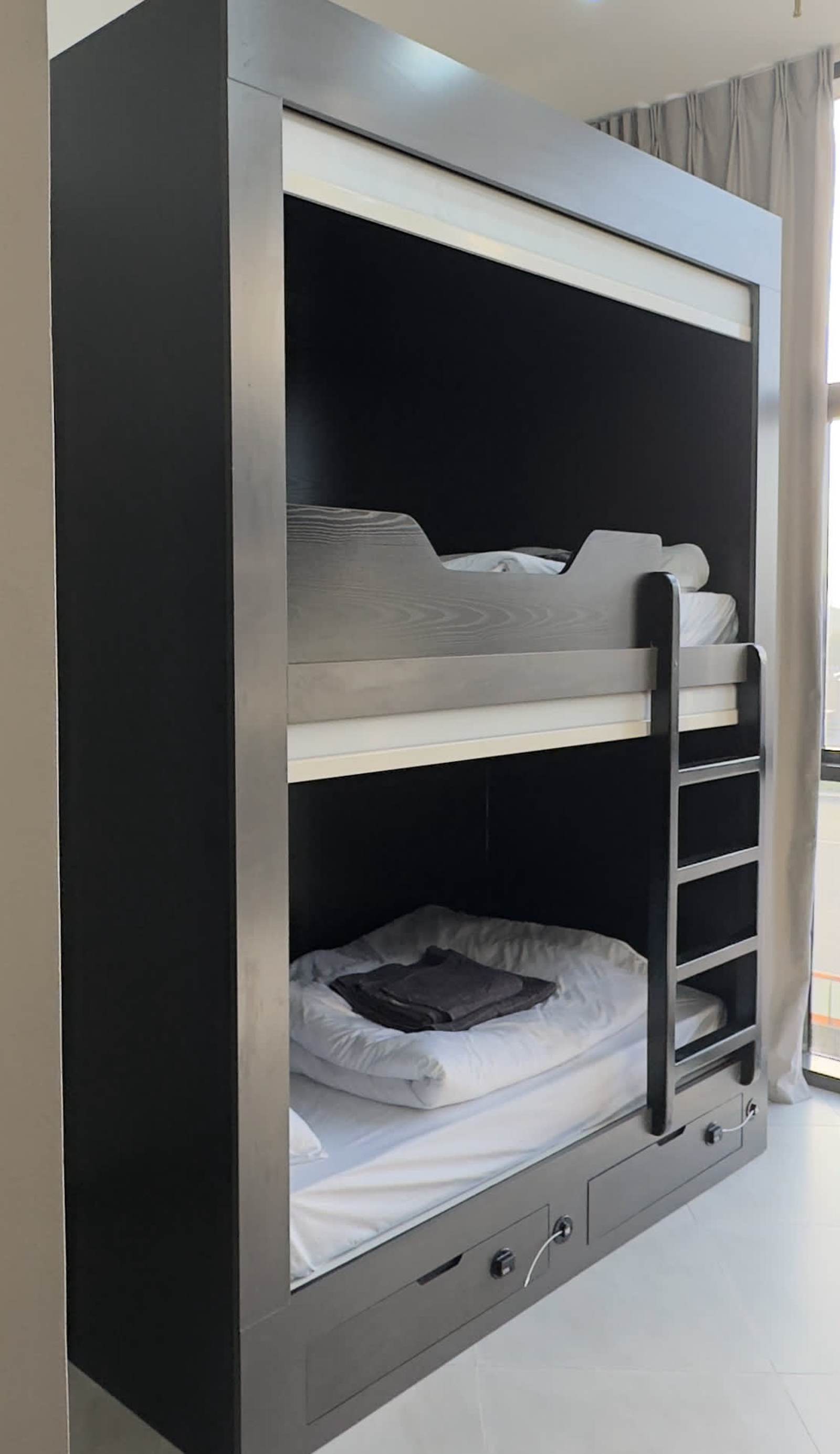 Grapeful Stay Hostel Dubai | Gym & Pool Access