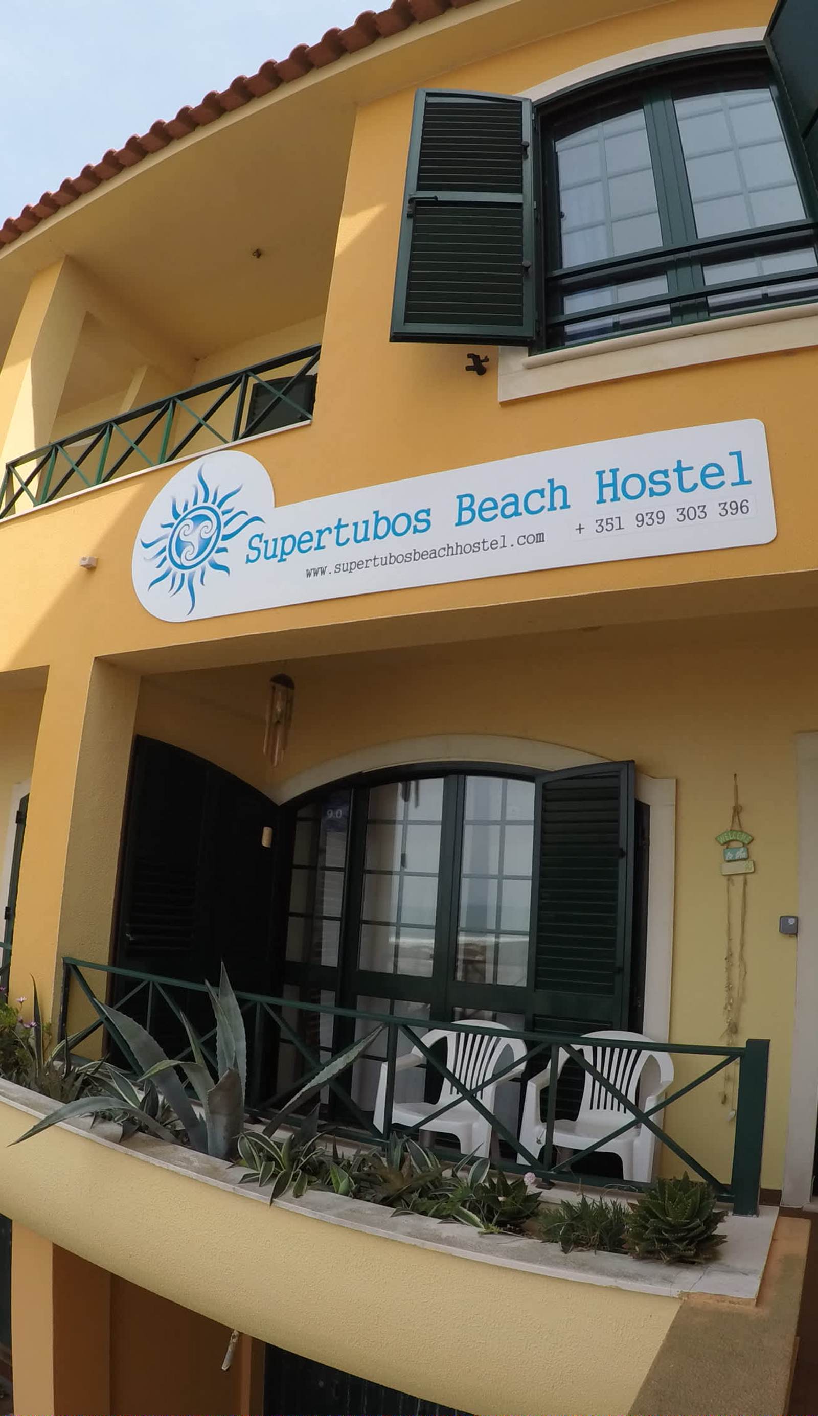 Supertubos Beach Hostel