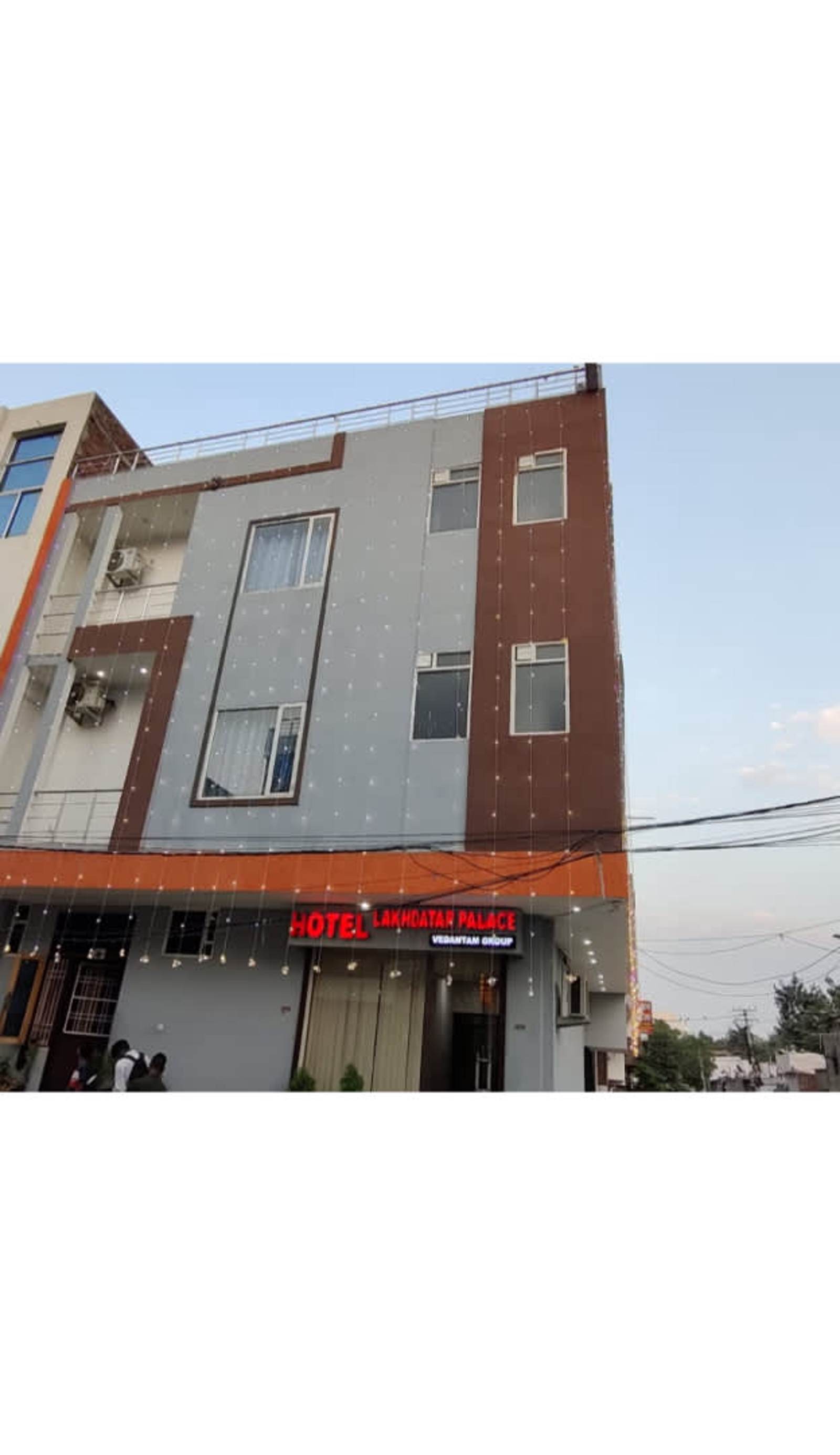 Hotel Lakhdatar Palace