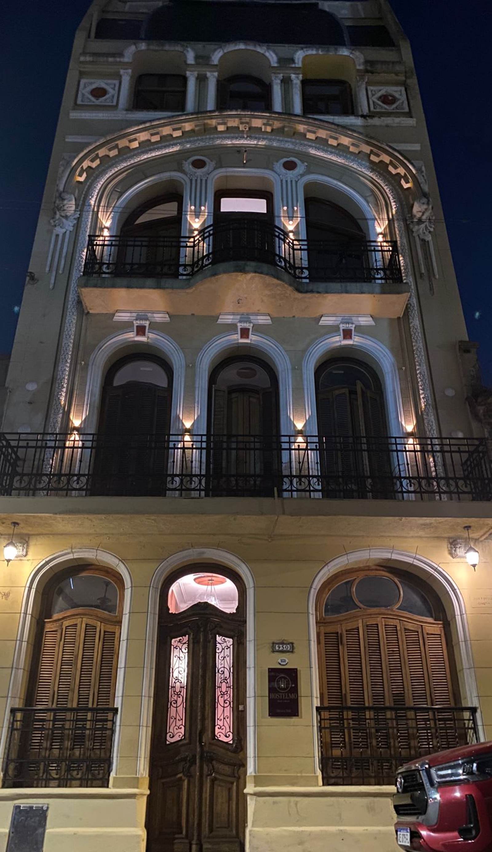 Hostelmo Hotel & Hostel