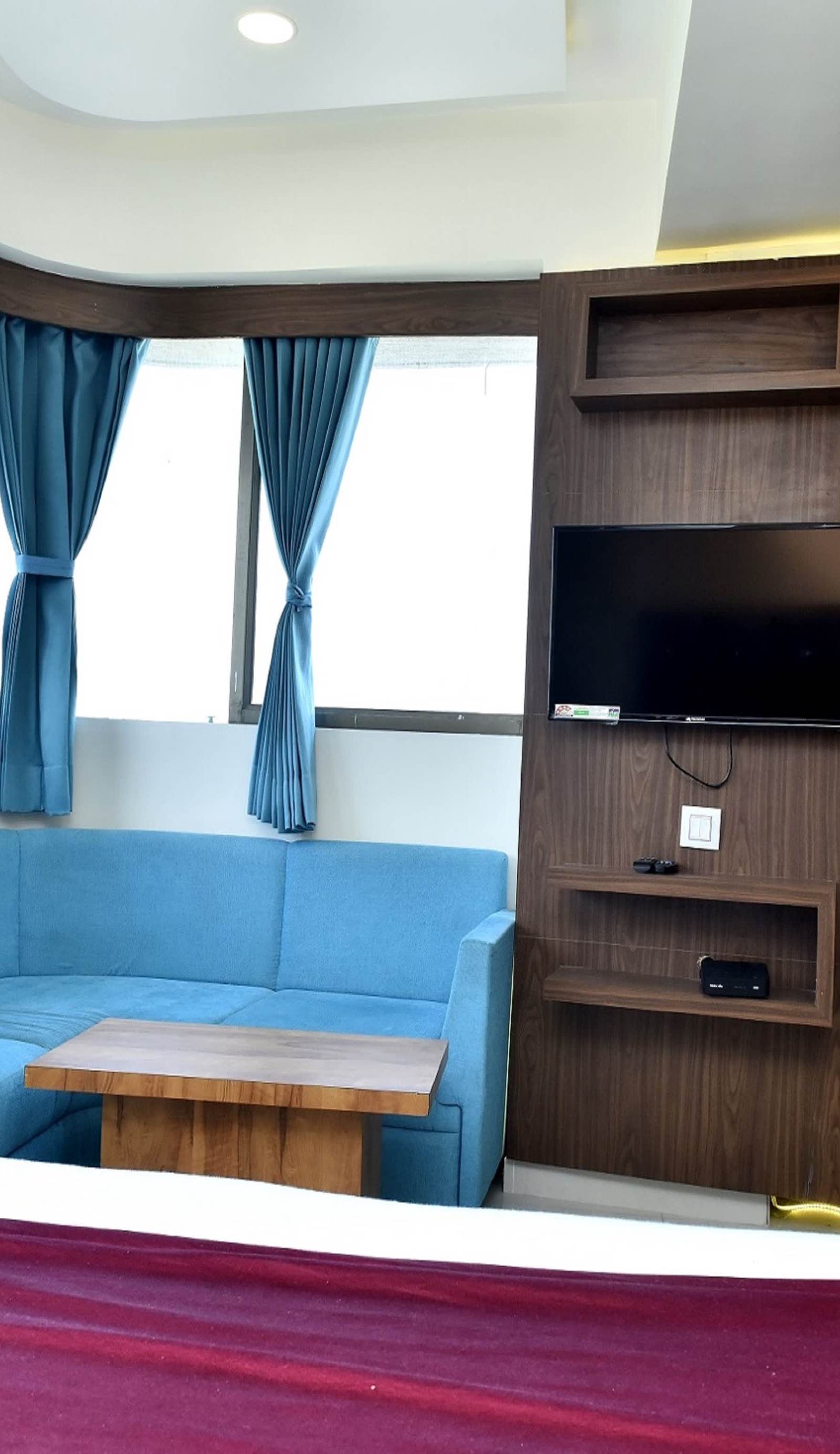 Hotel Royal King By Sky Stays