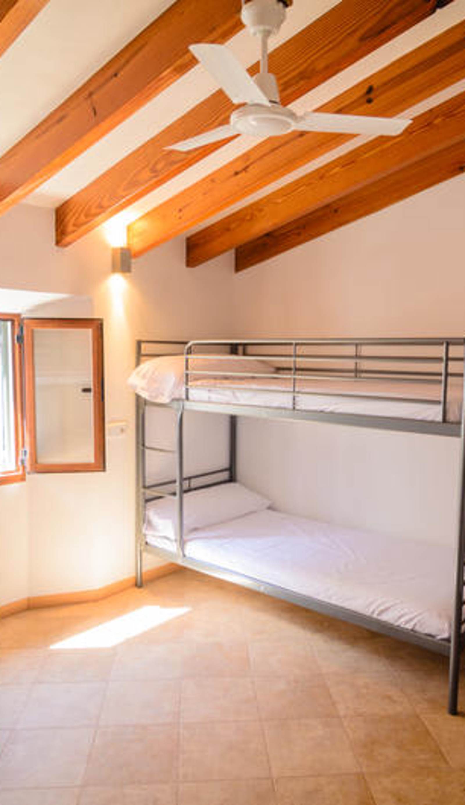 Hostel Embat