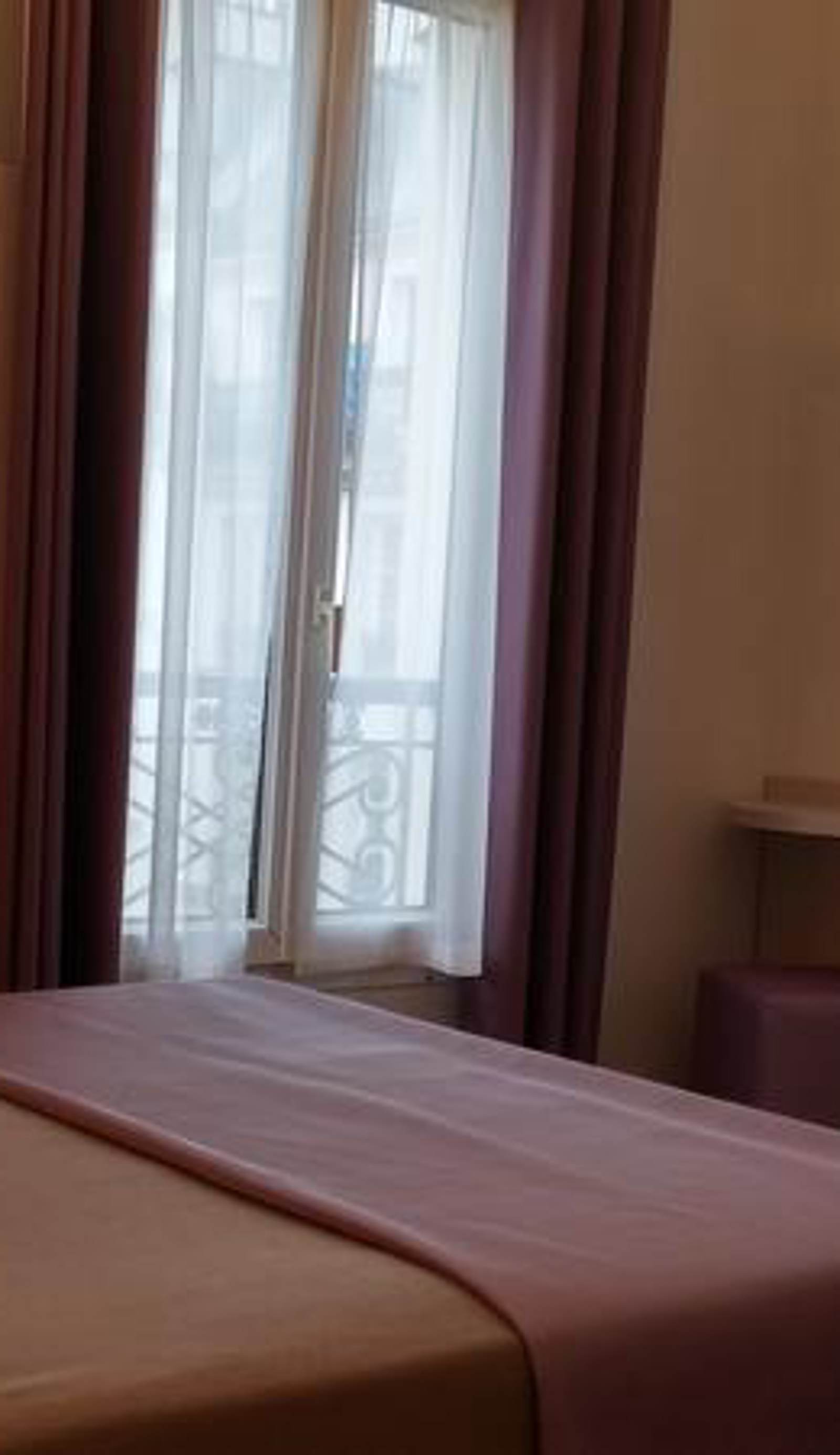 ** Modern Hotel