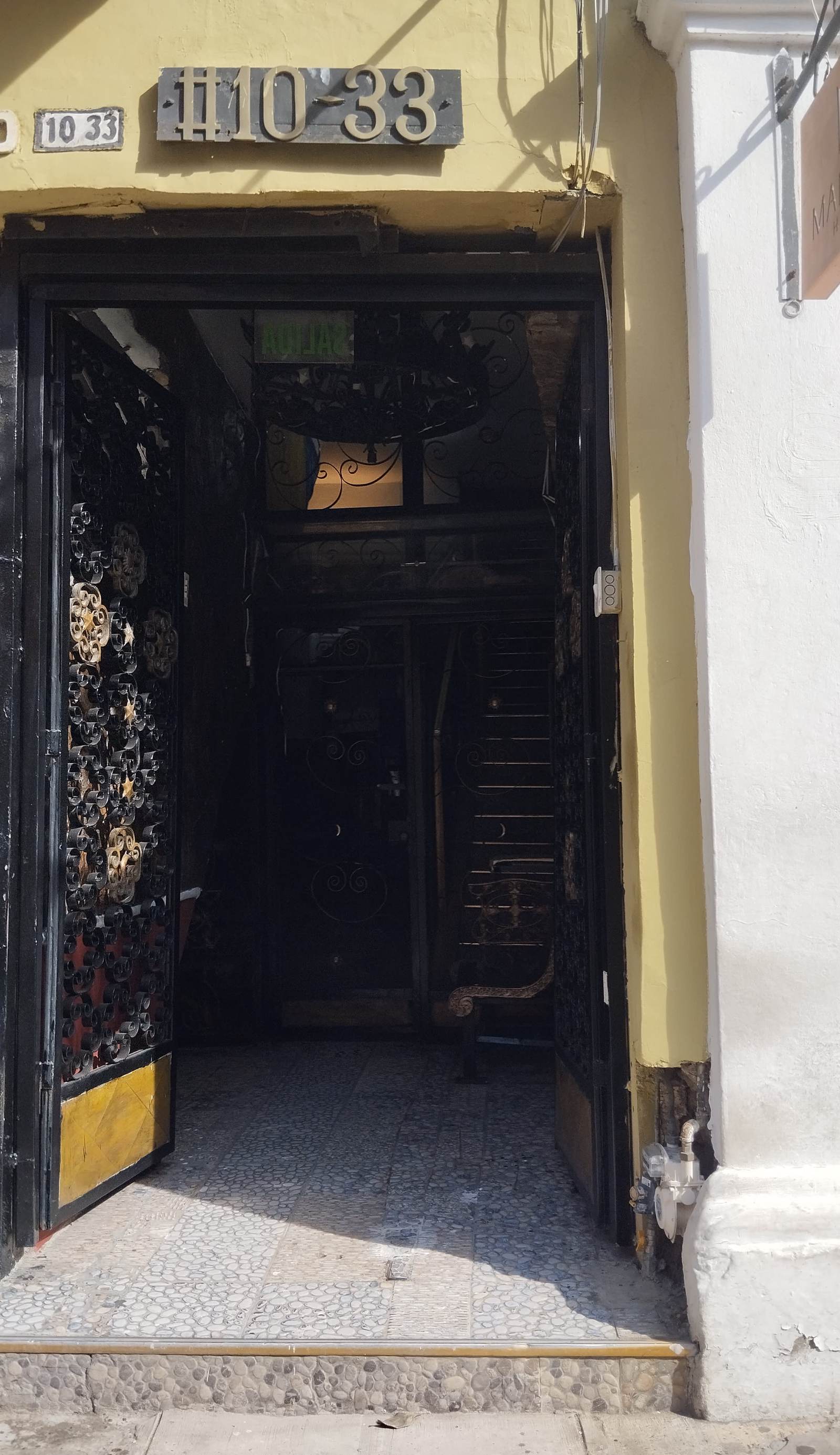 Hostal #10-33