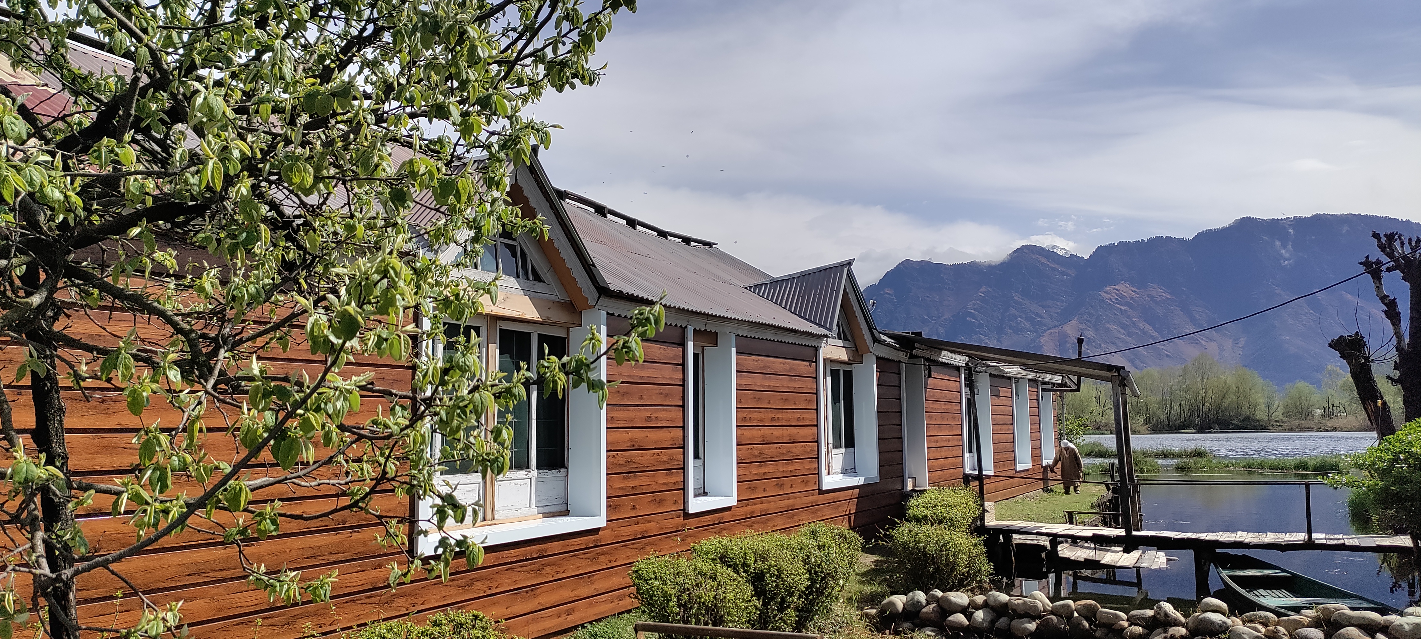 Queens Lake House