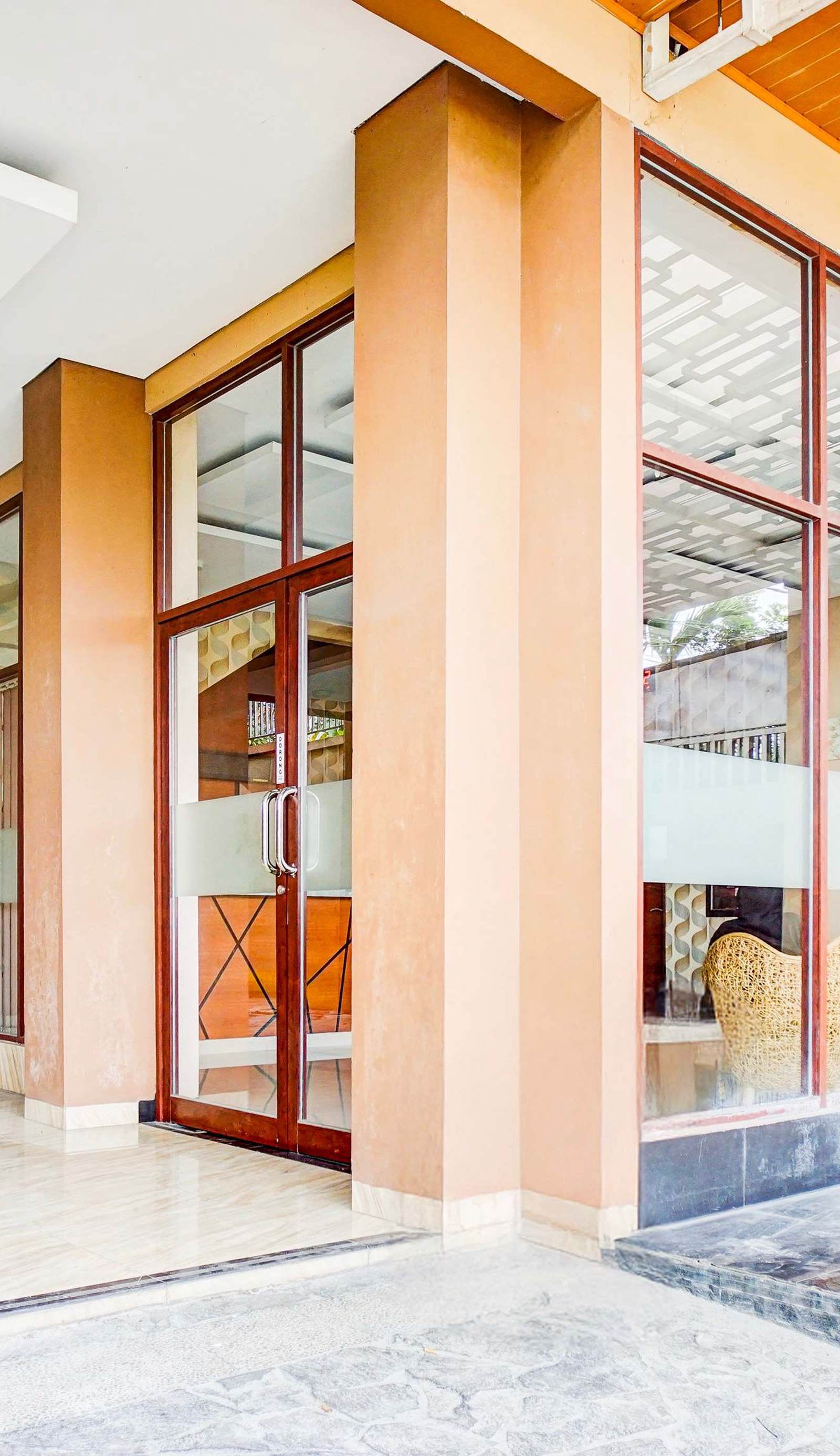 OYO Sean's Residence