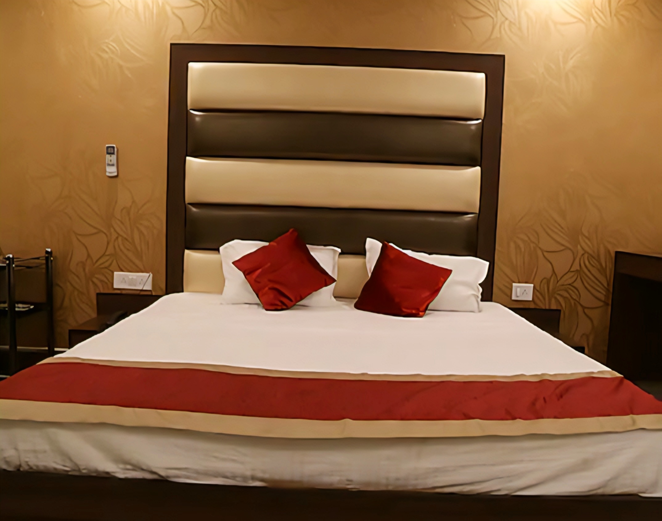 Hotel Mona Regency