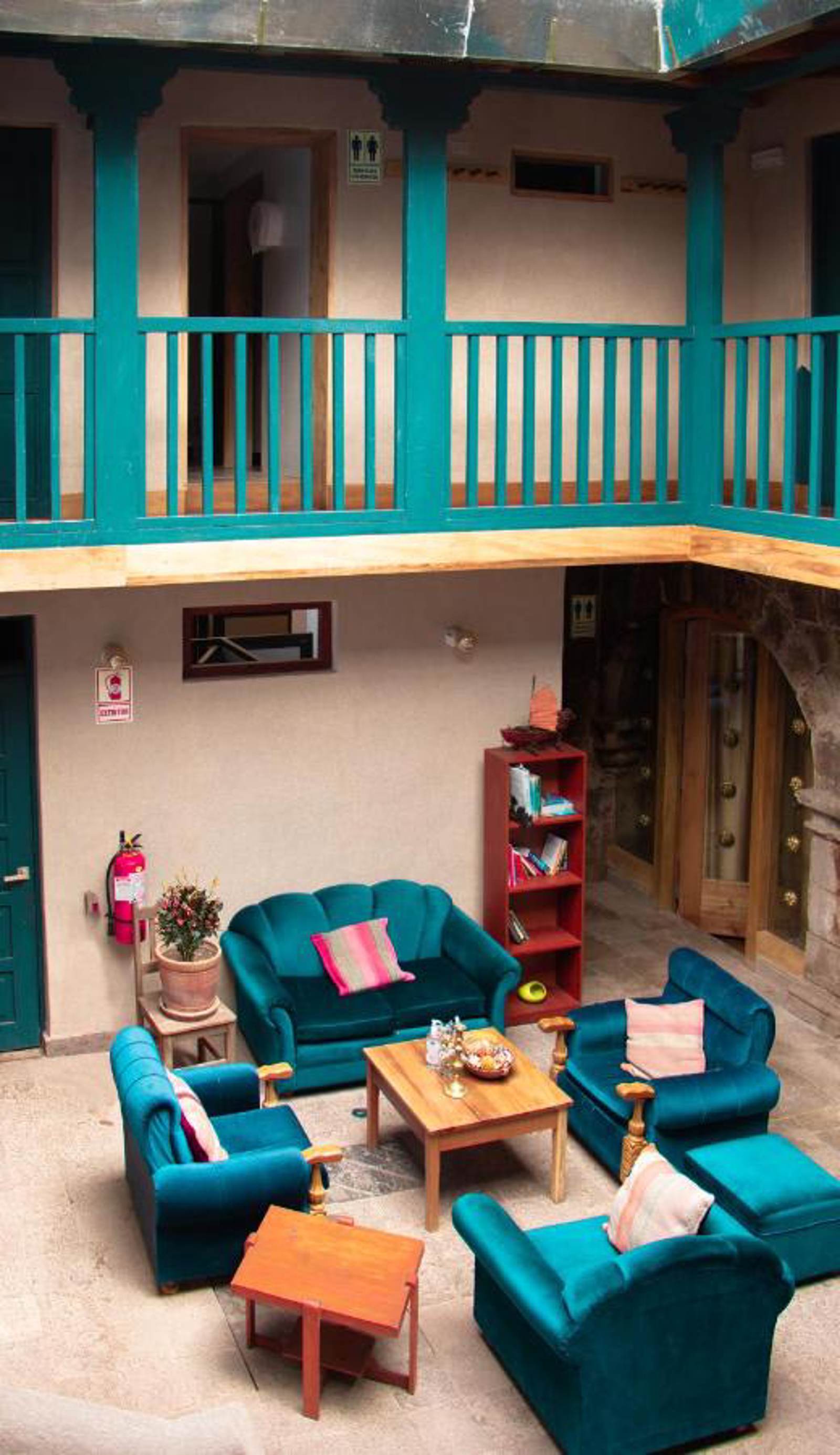 Nao Victoria Hostel