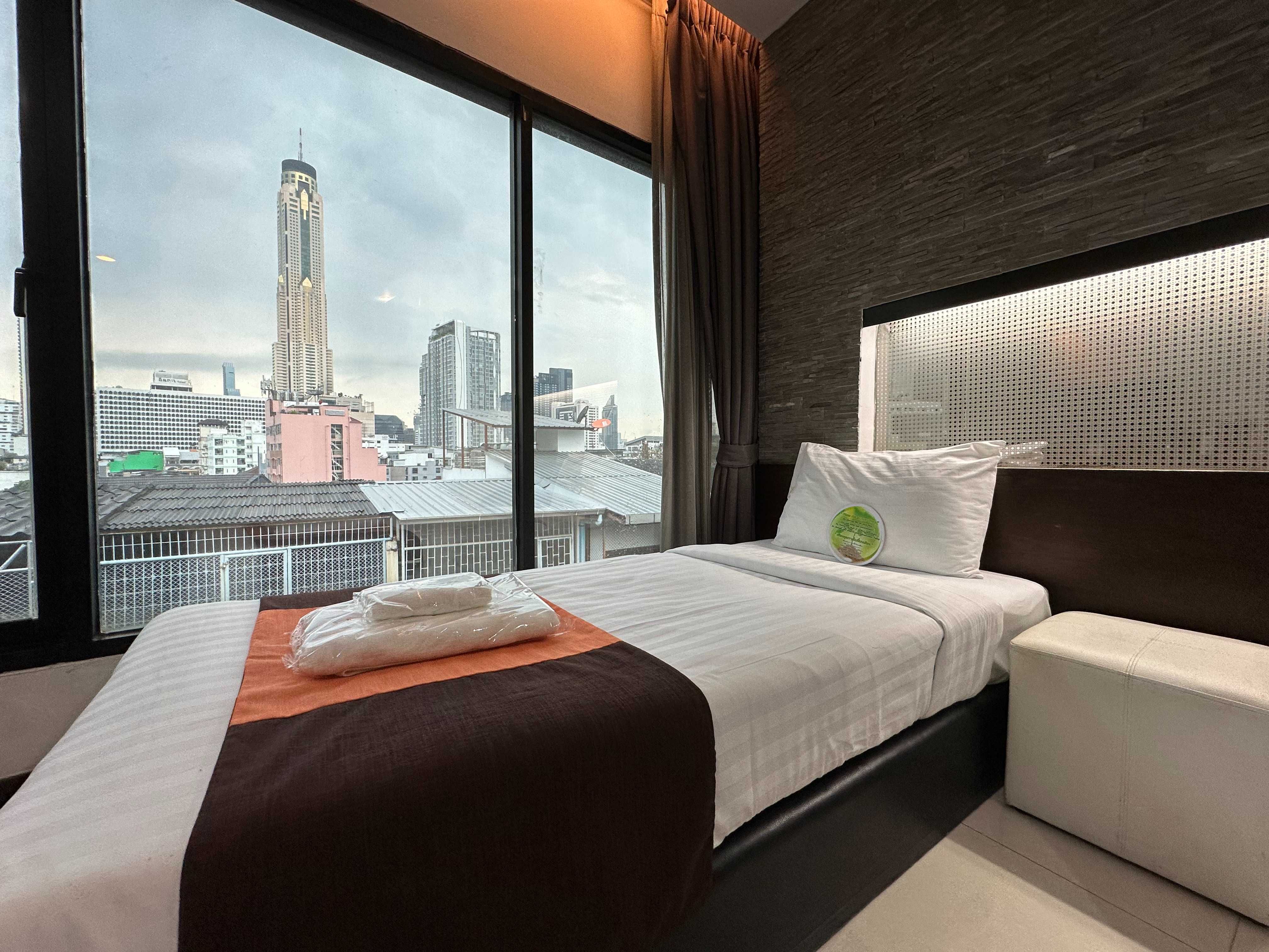 Collection O The Bangkok Airport Link Suite