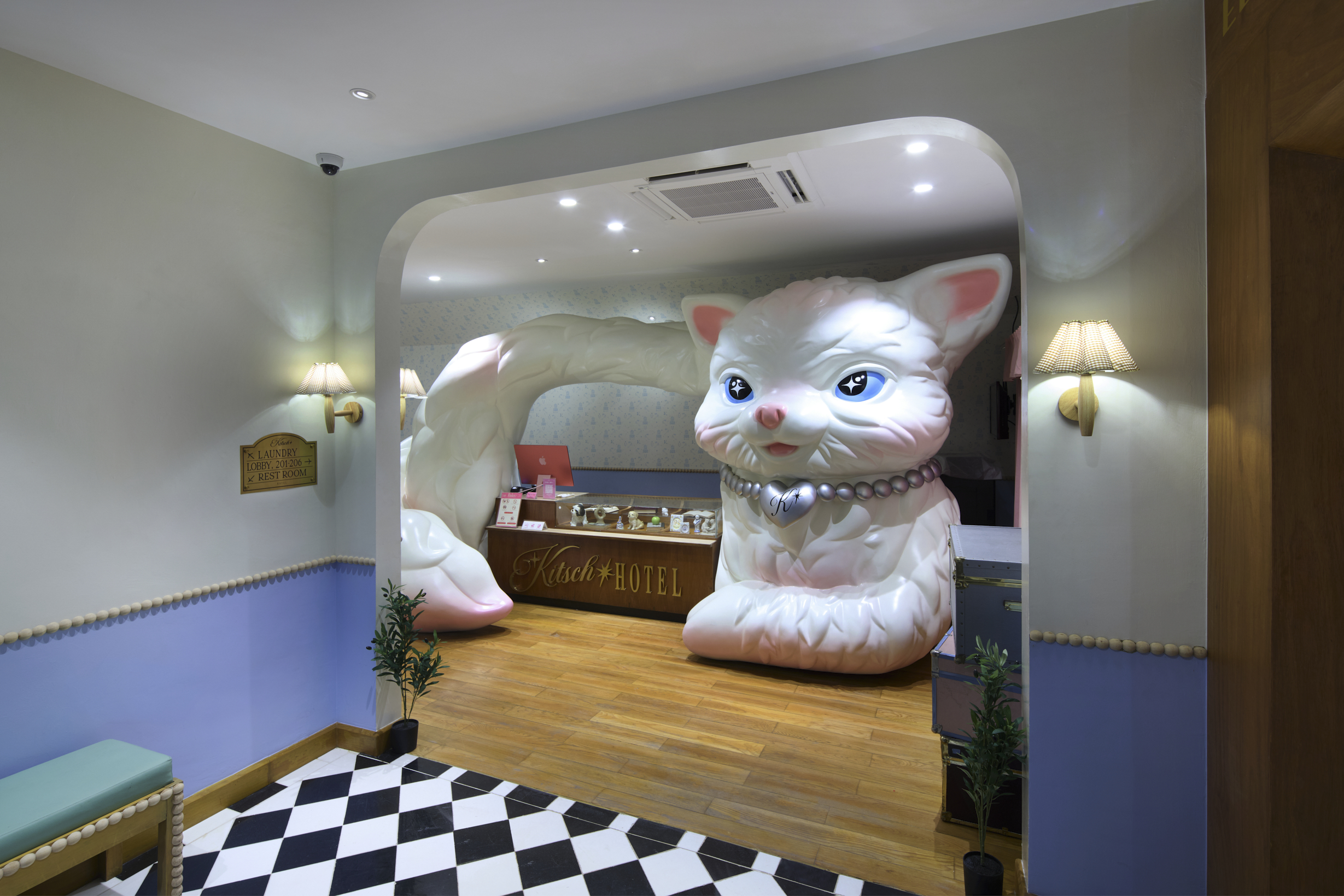 Kitsch Hotel