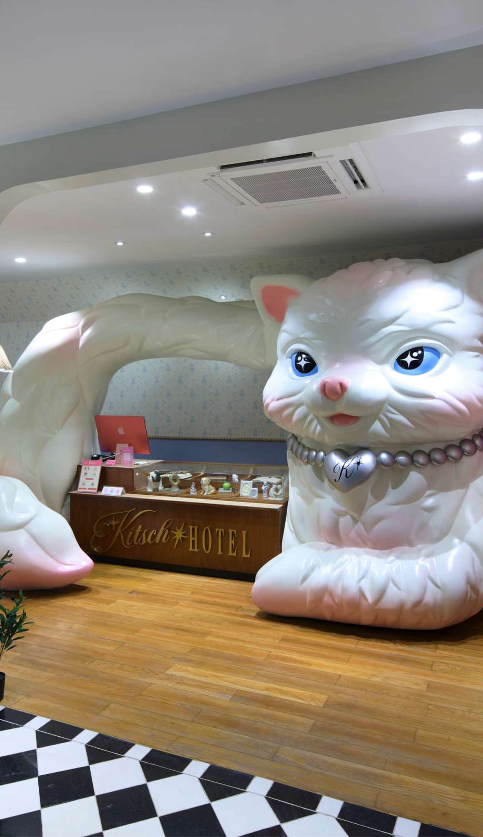 Kitsch Hotel