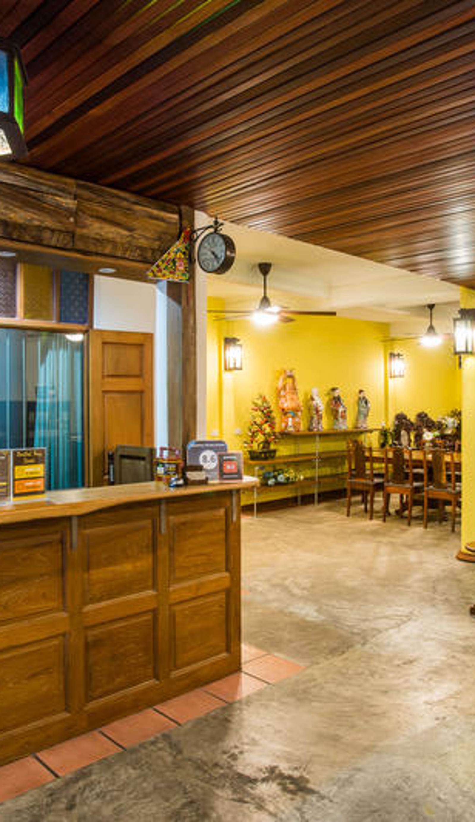 Banthat Thong Hostel