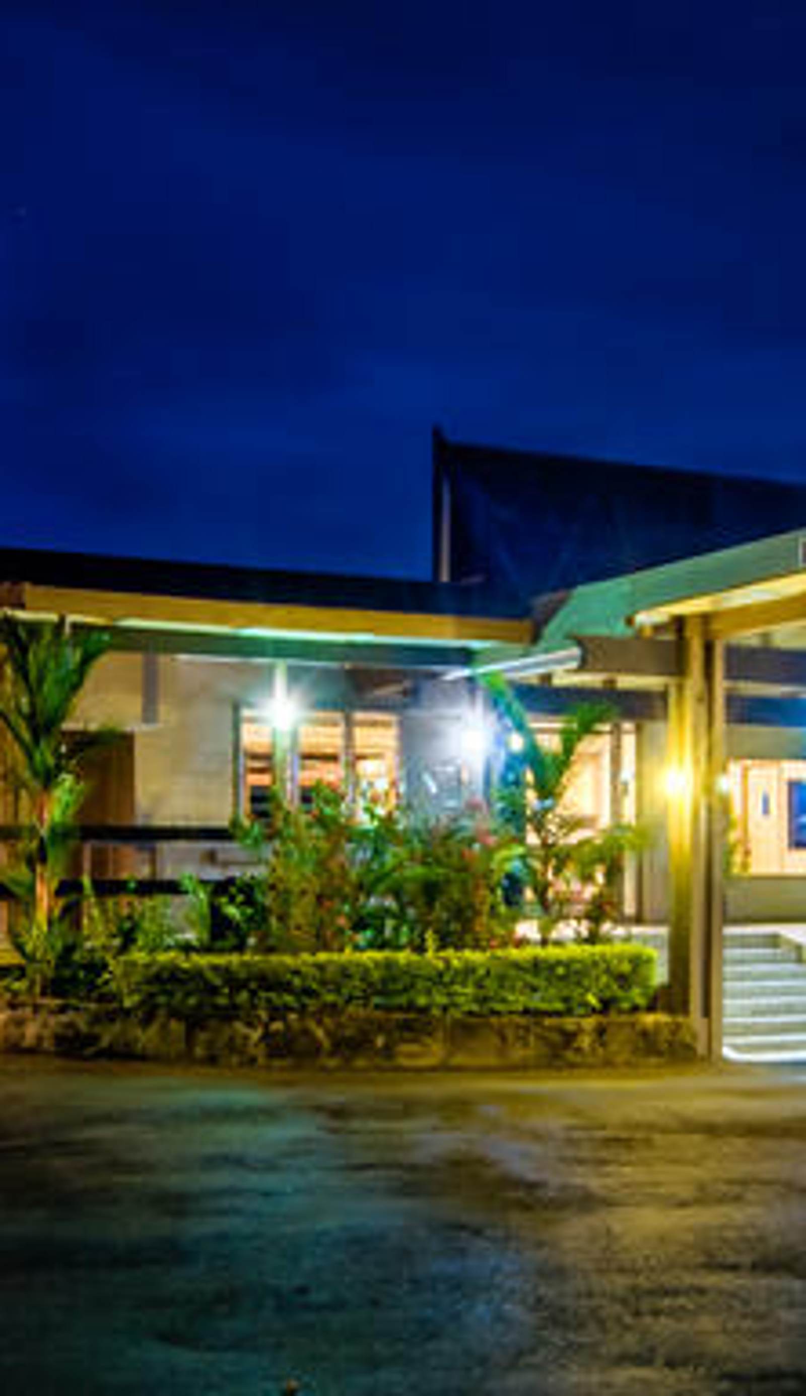Tanoa Skylodge Hotel