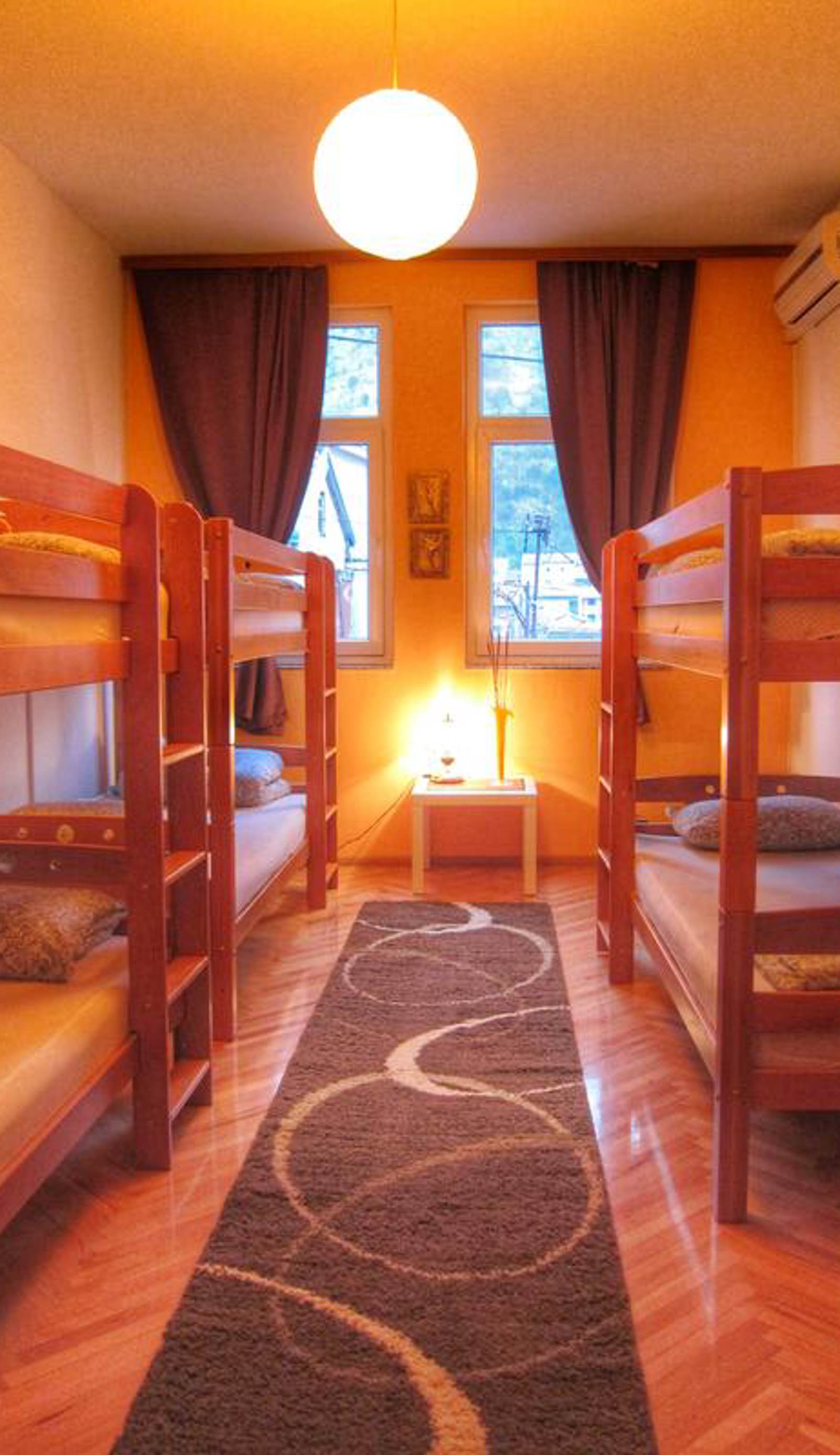 Taso's House Hostel