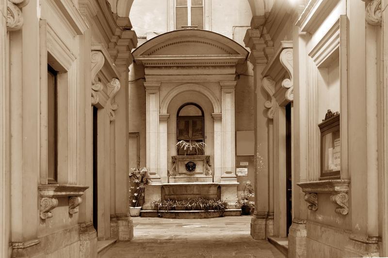 Roma Central Guest House