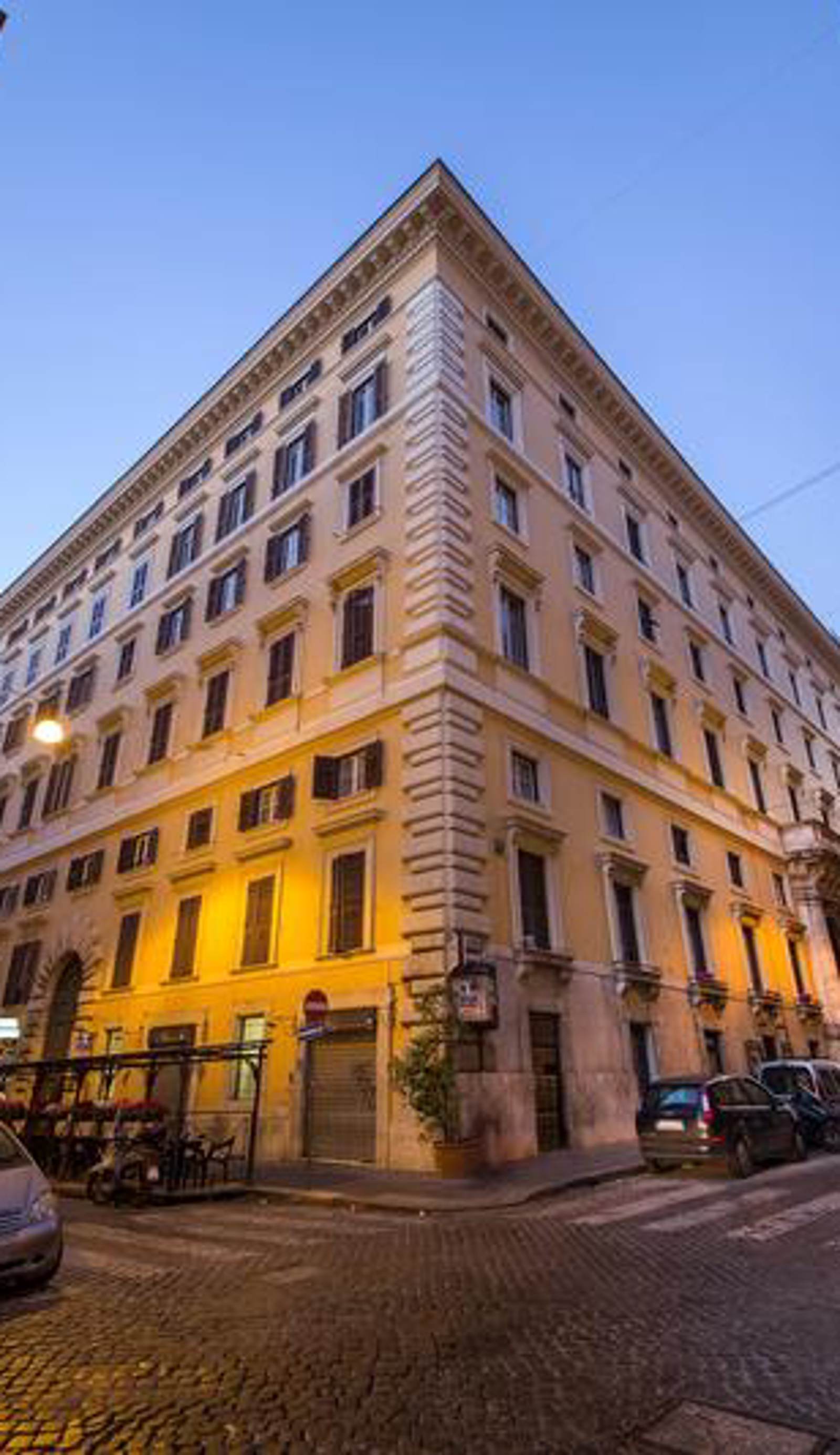 Roma Central Guest House