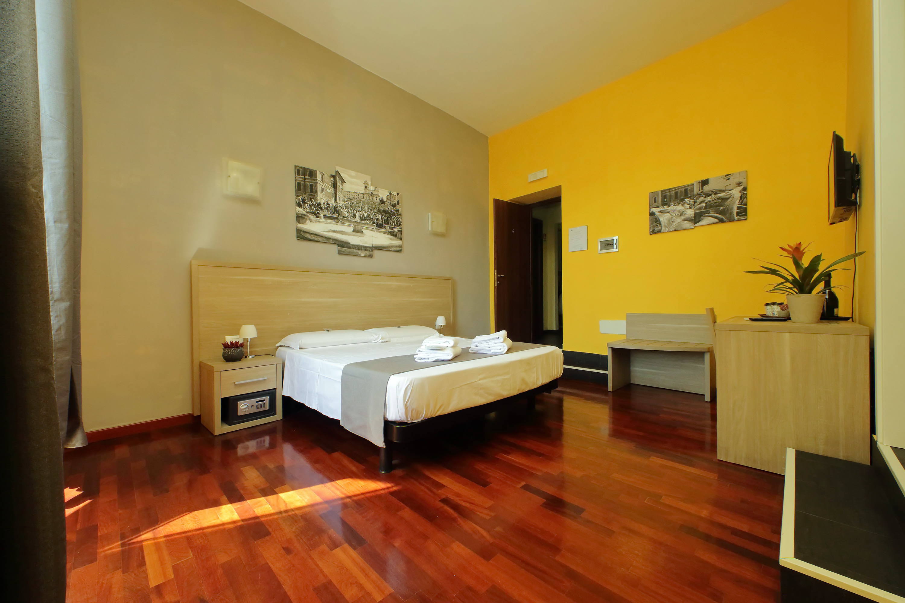 LHG Comfy Rooms