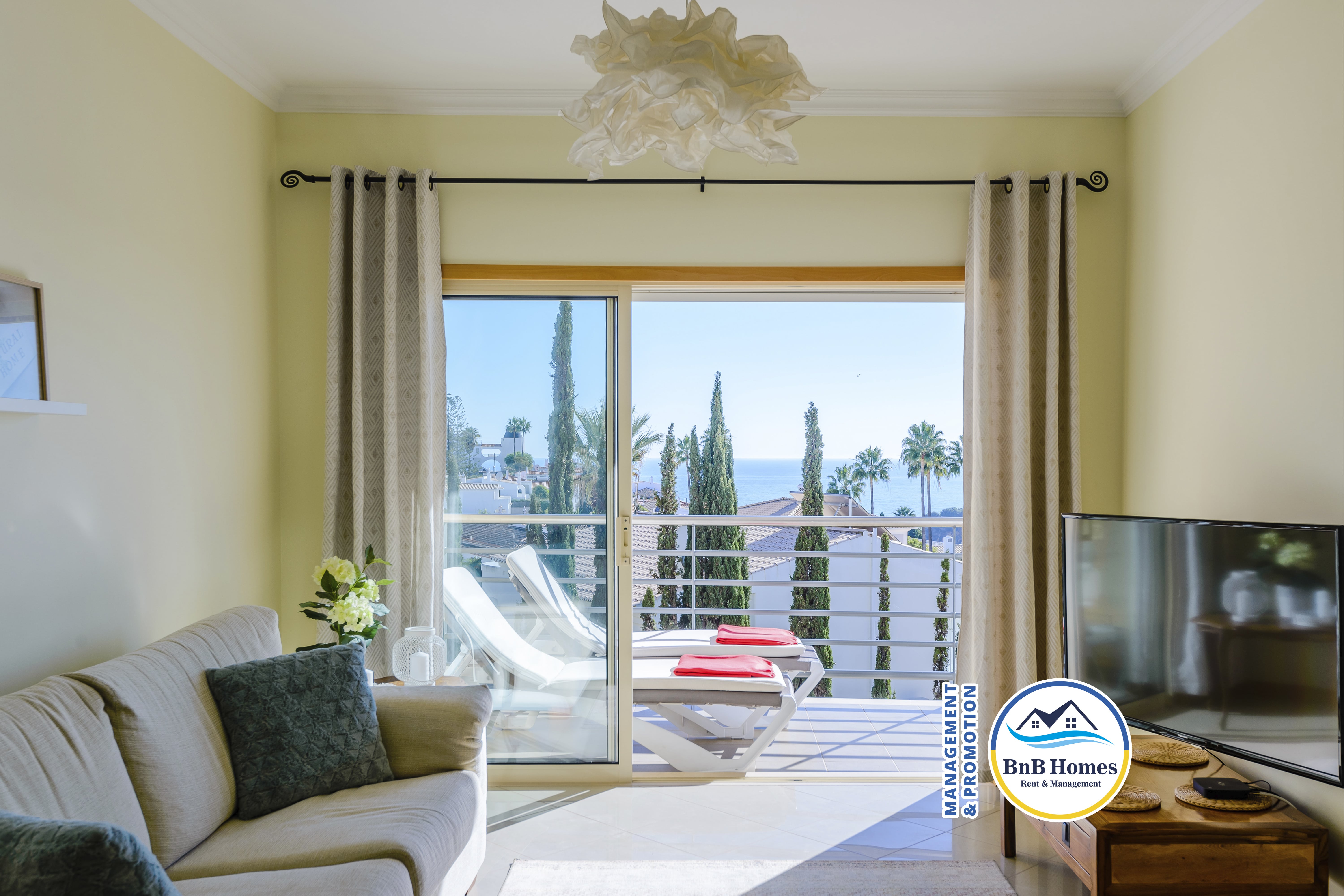 Albufeira Ocean Apartment with sunbathing Terrace