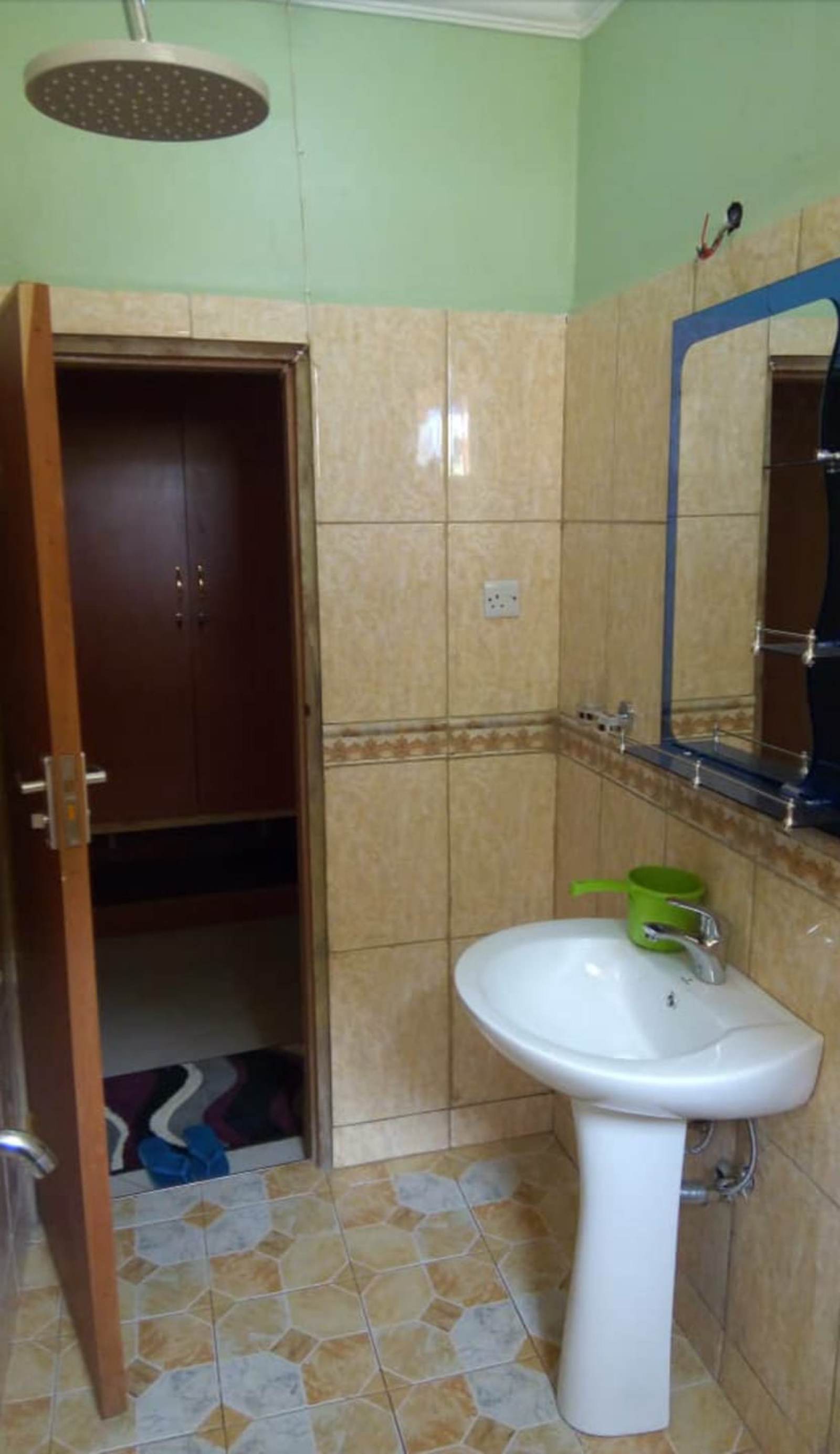 Anmut Hostel