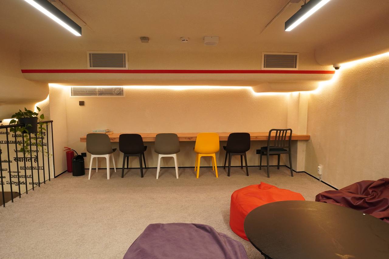 AQ Capsule Hotel