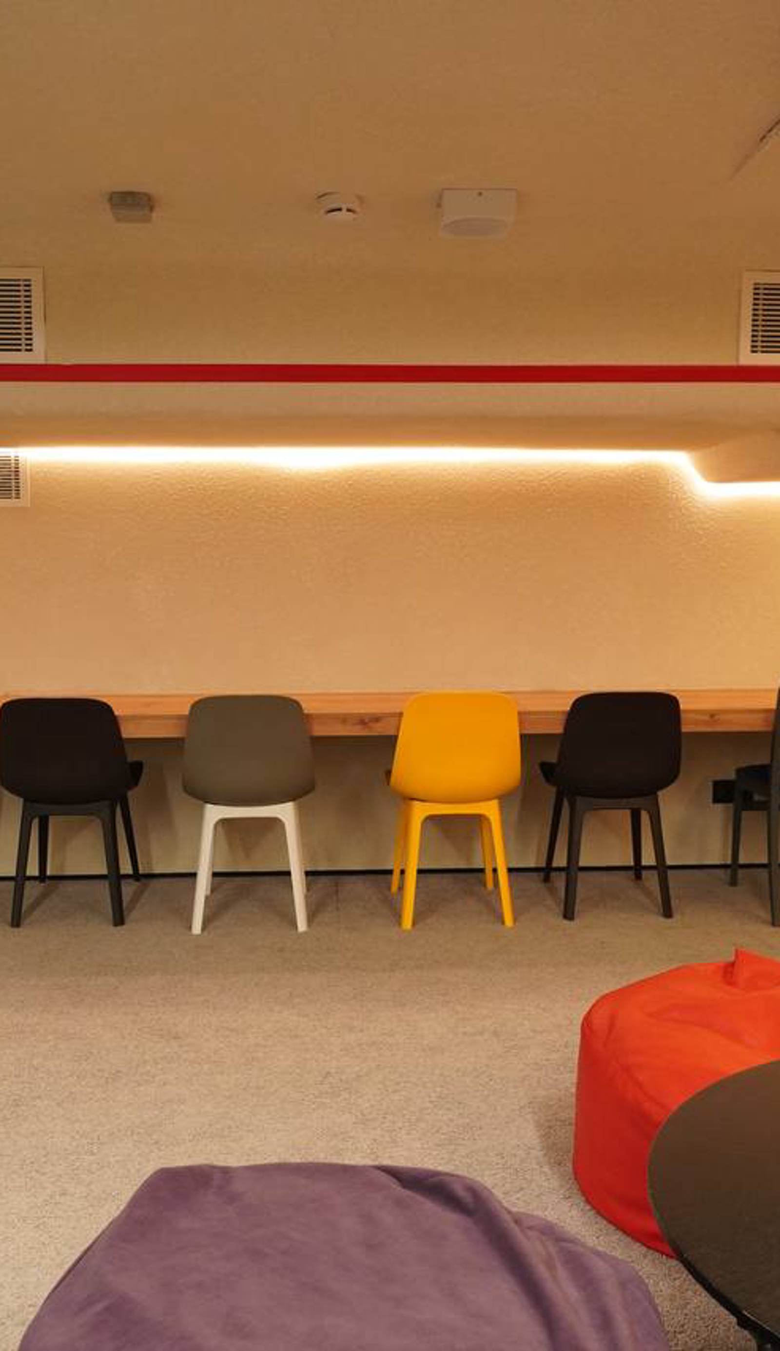AQ Capsule Hotel