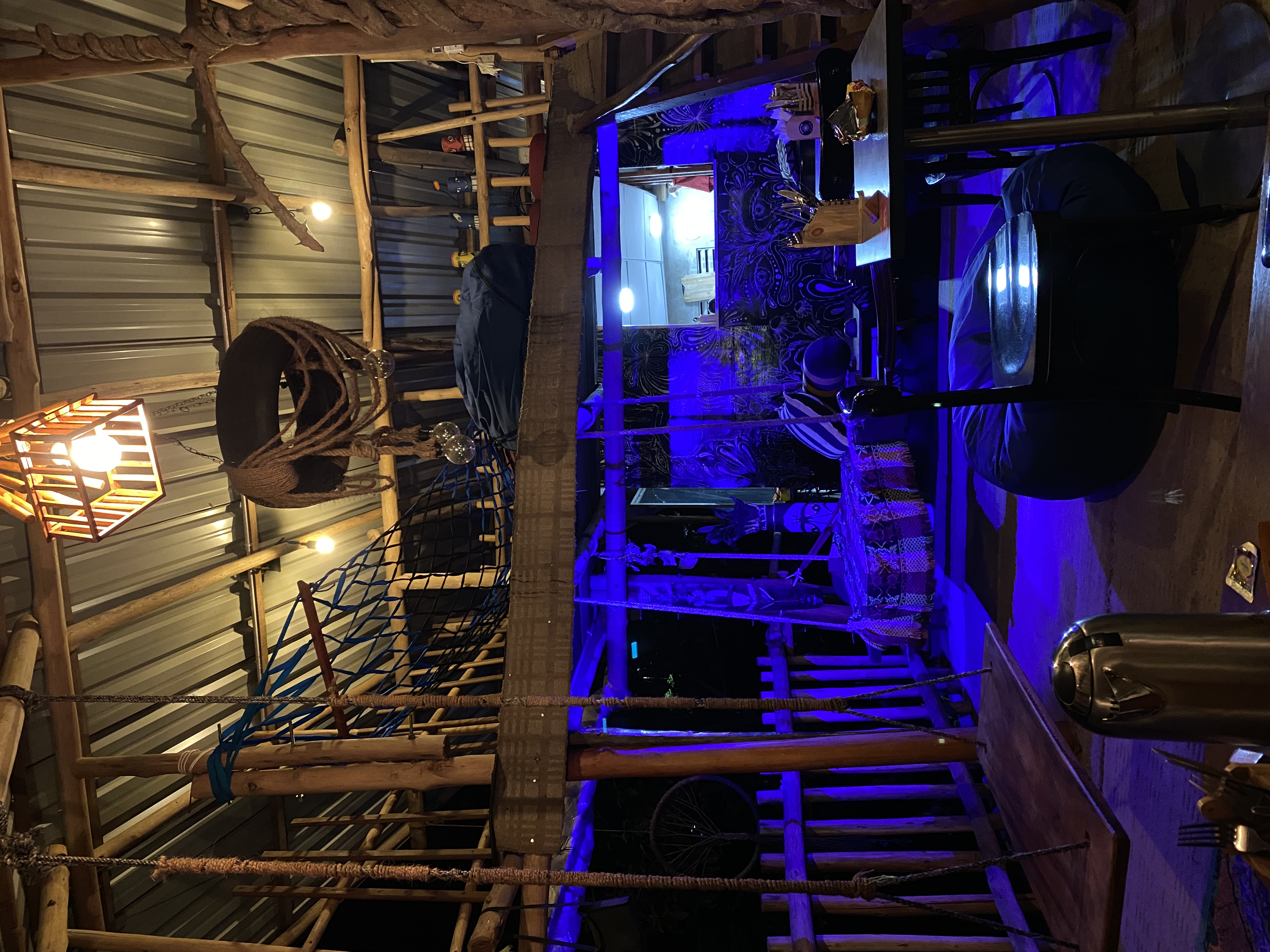 Noname Hostel And Cafe