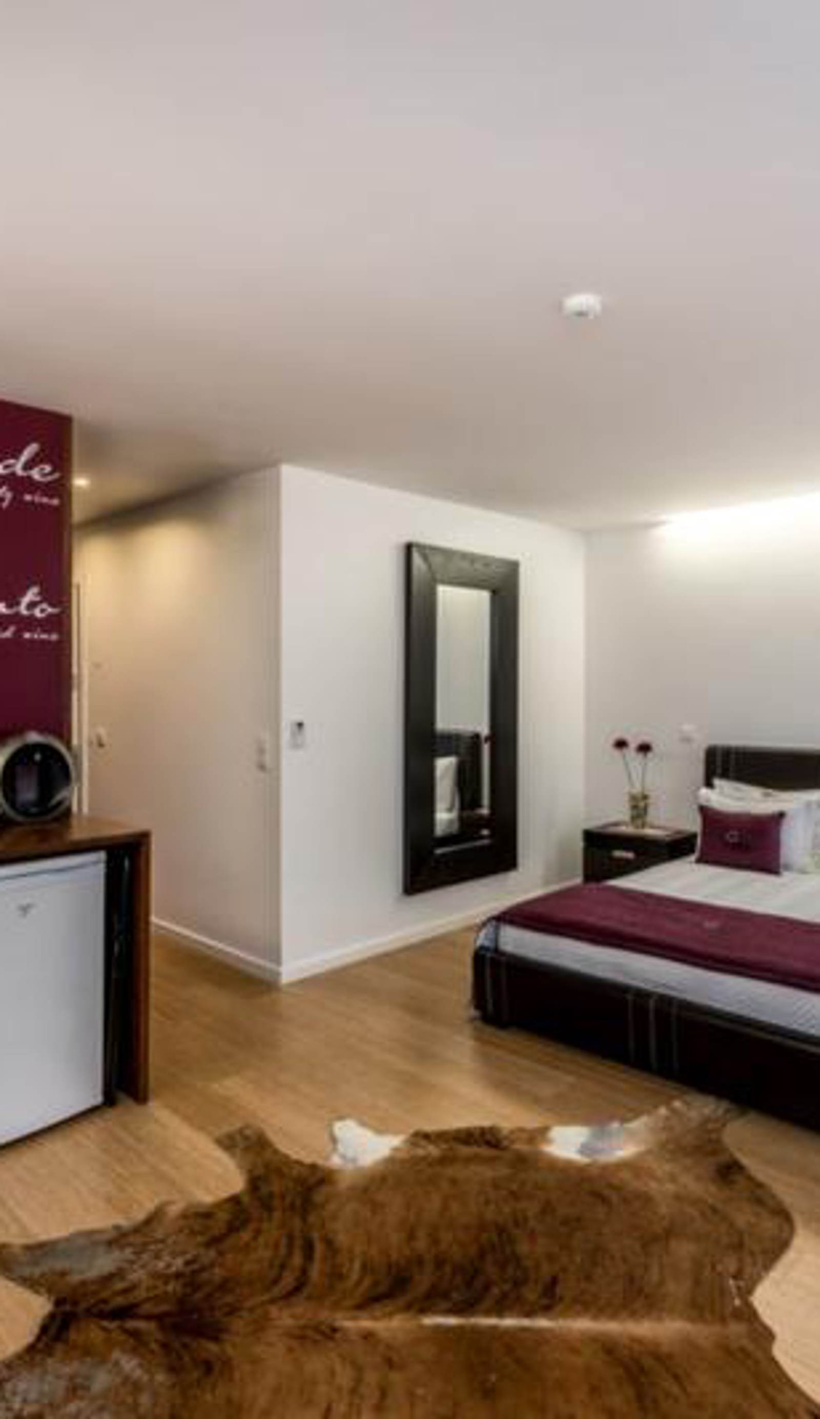 Lounge Inn Guest House & Apartments