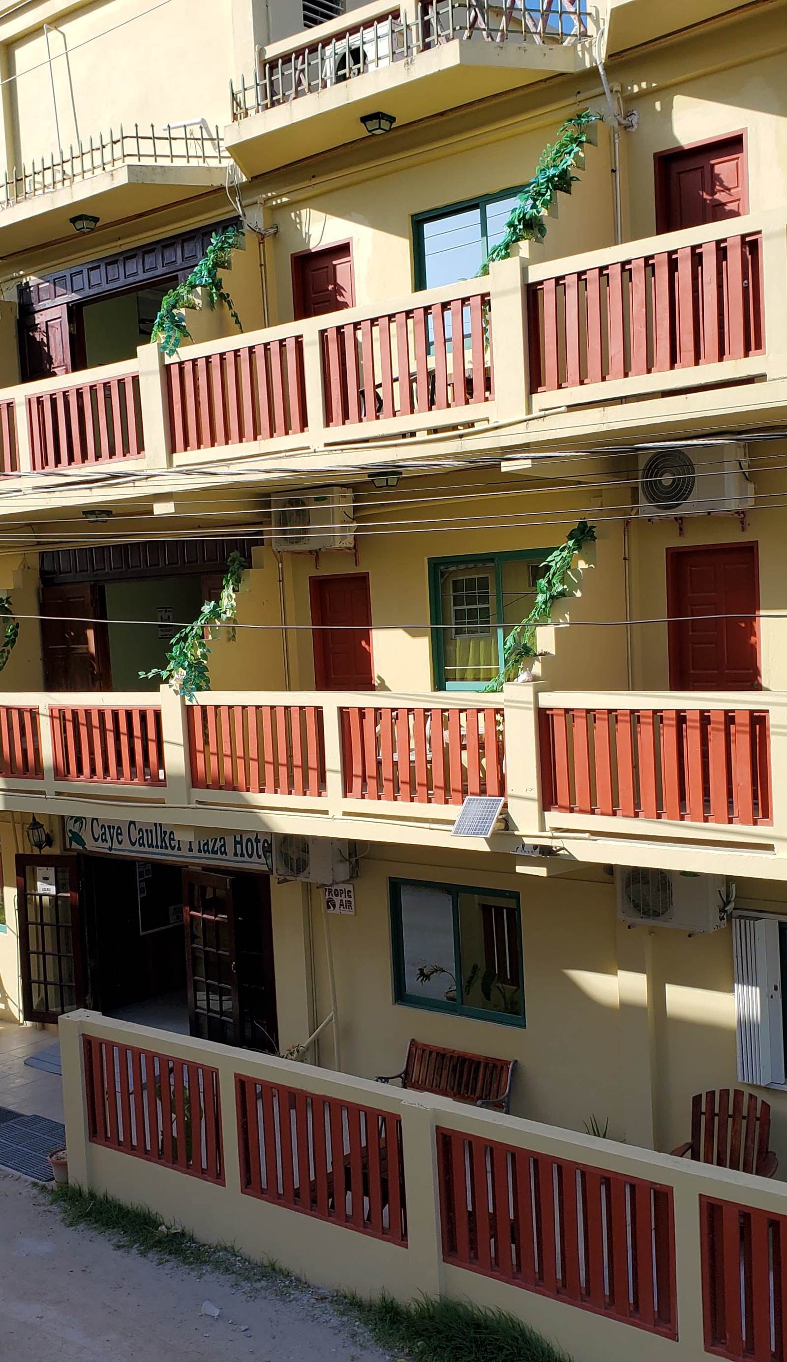 Caye Caulker Plaza Hotel