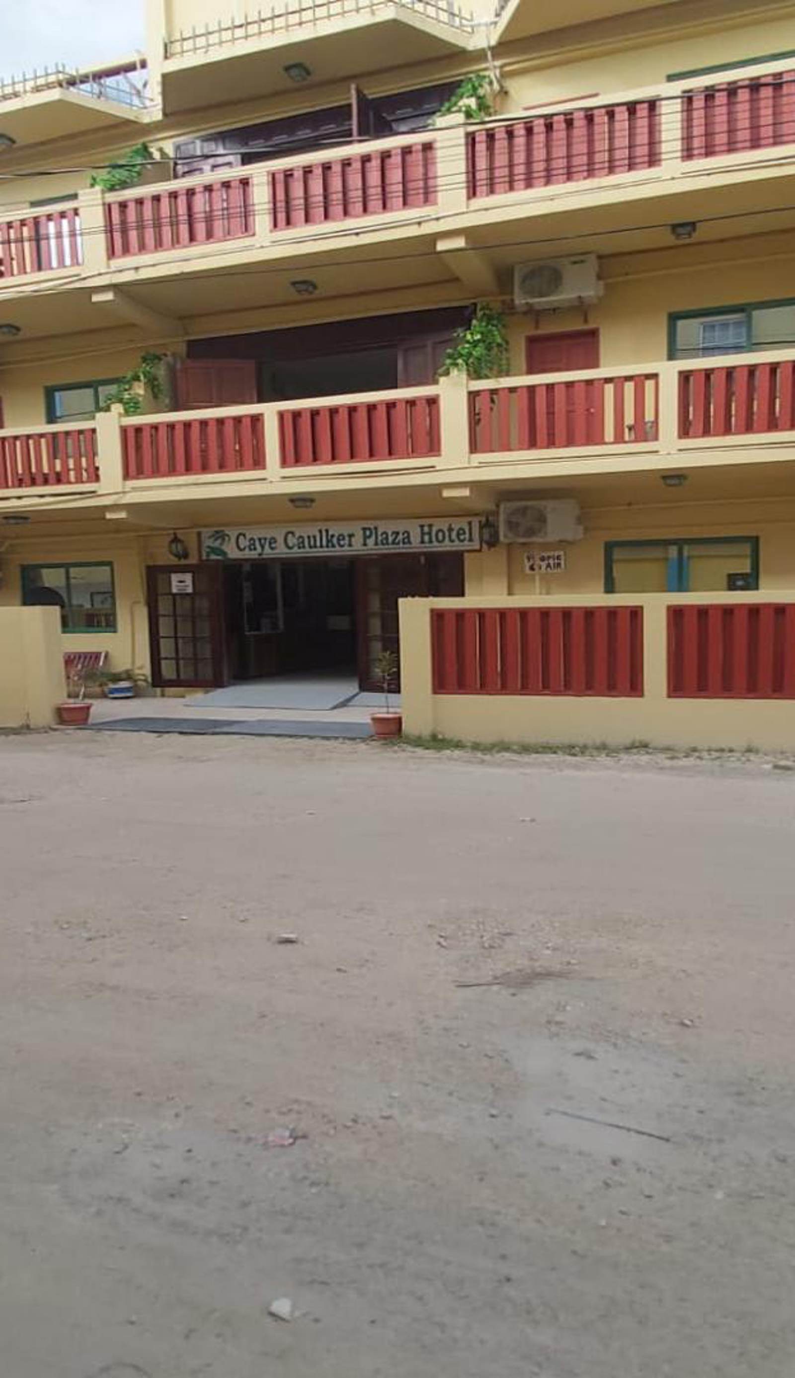 Caye Caulker Plaza Hotel