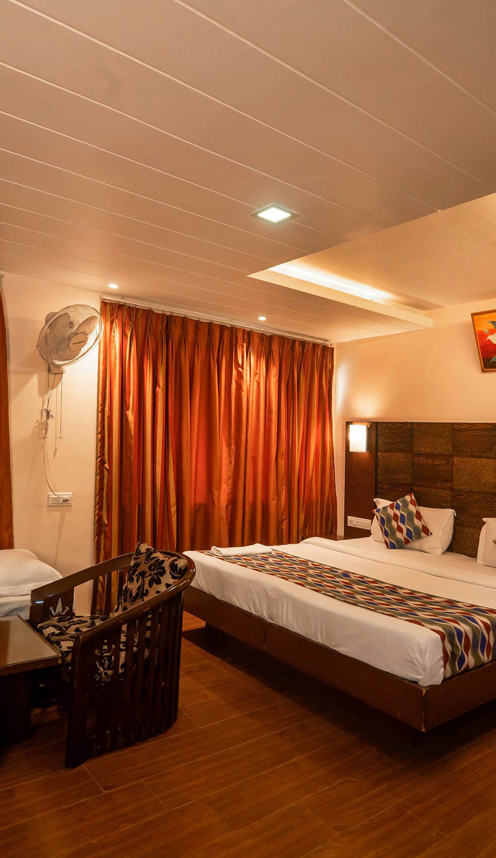 Vatika Inn Hotel