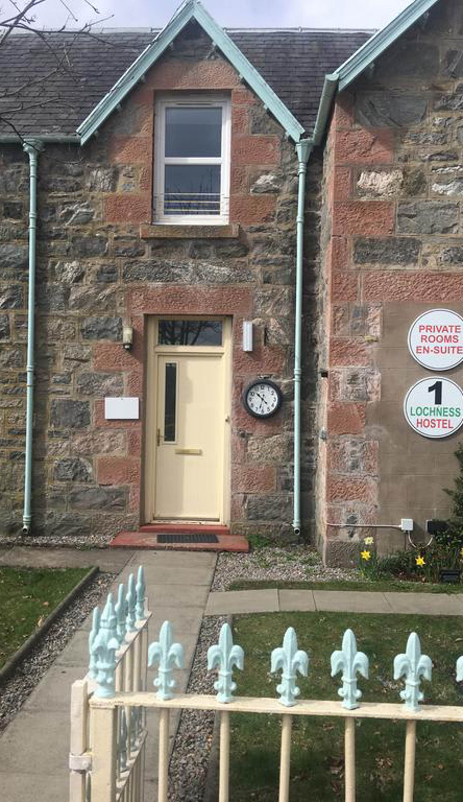 1 Lochness Hostel