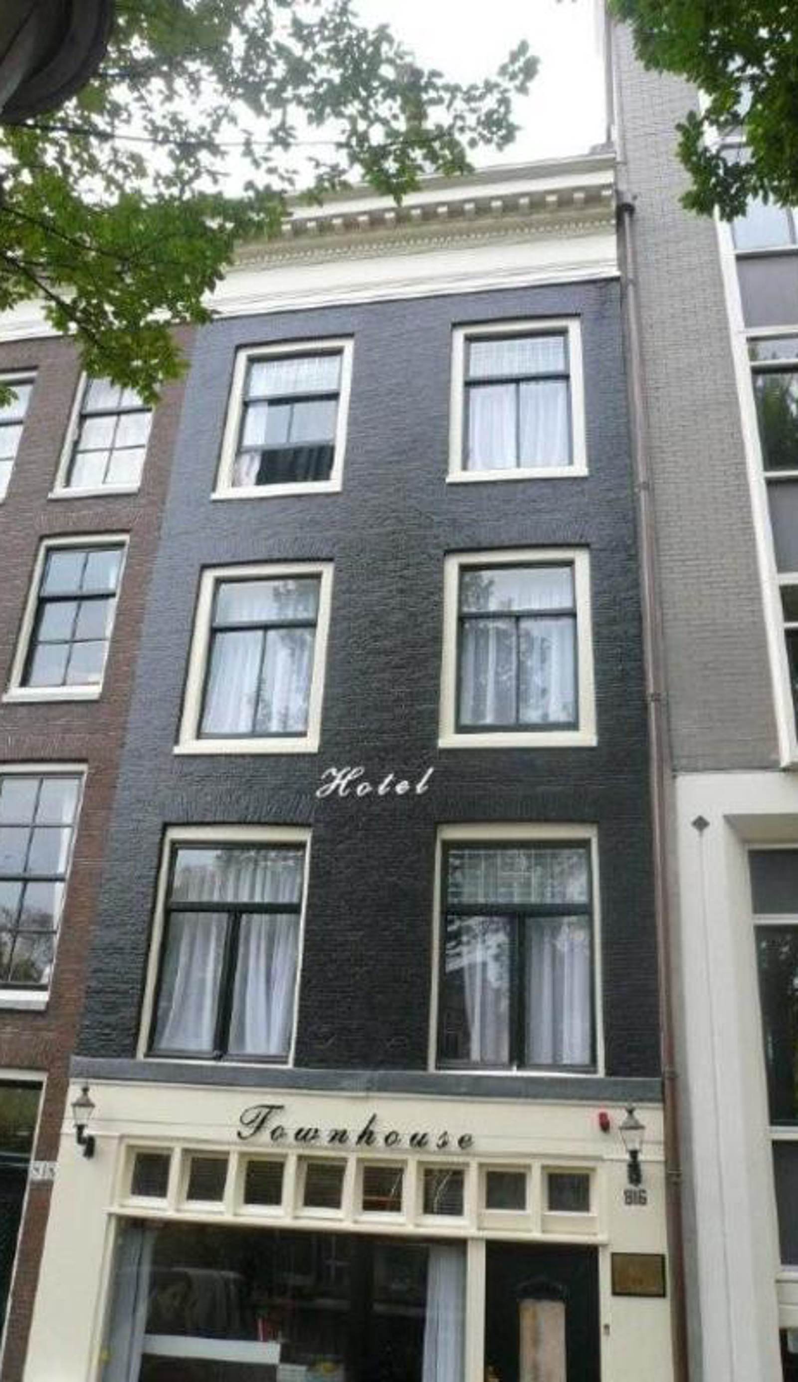 Townhouse Hotel