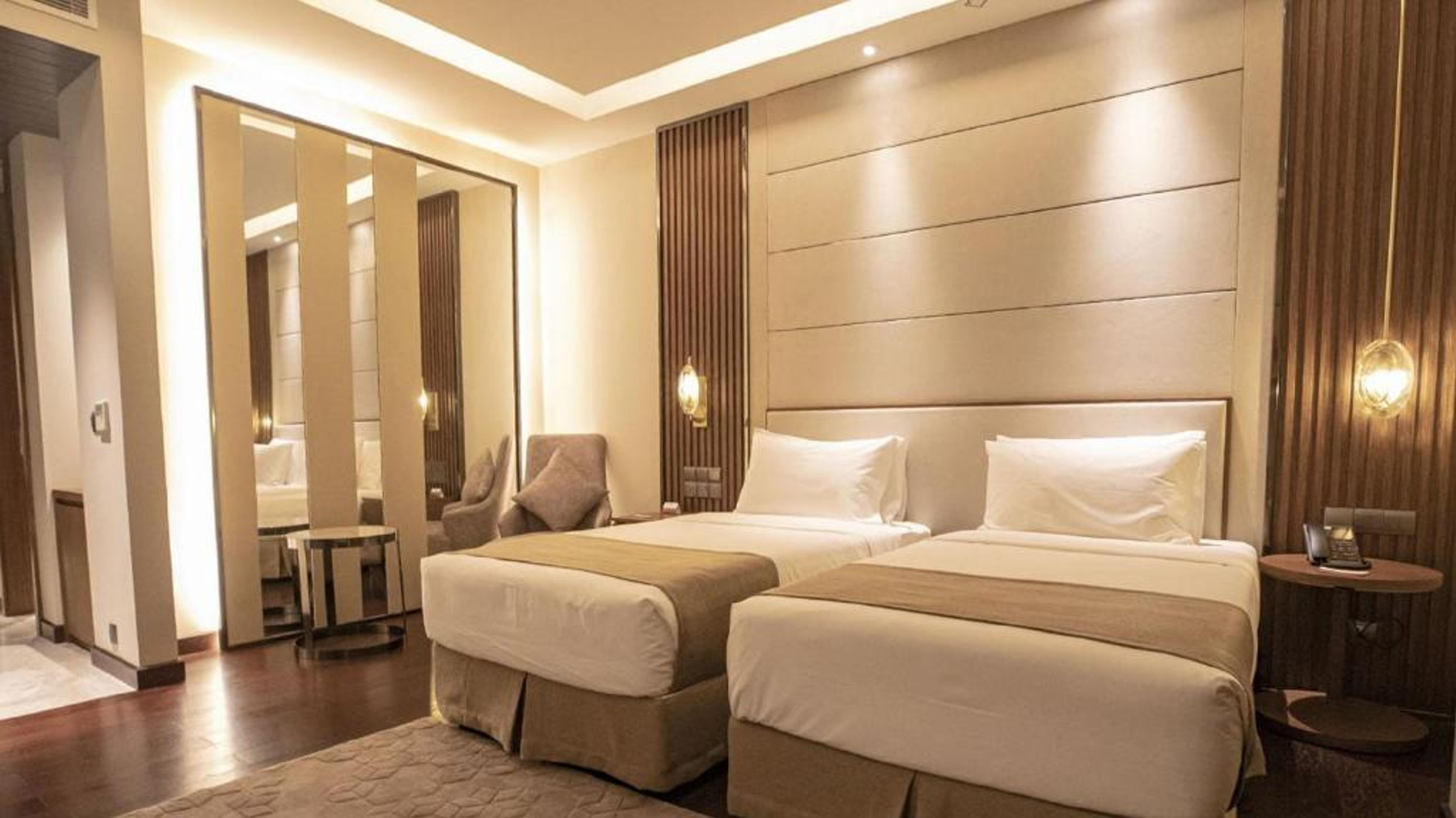 Best Western PLUS Runway