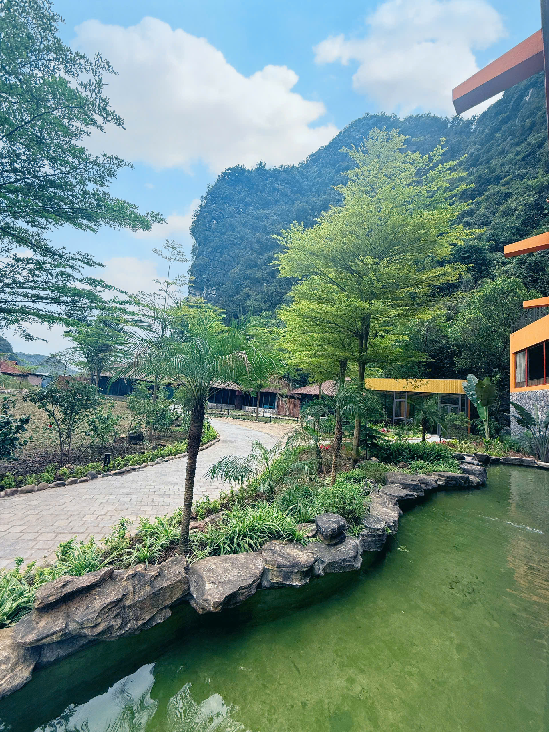 Cendana Trang An Retreat