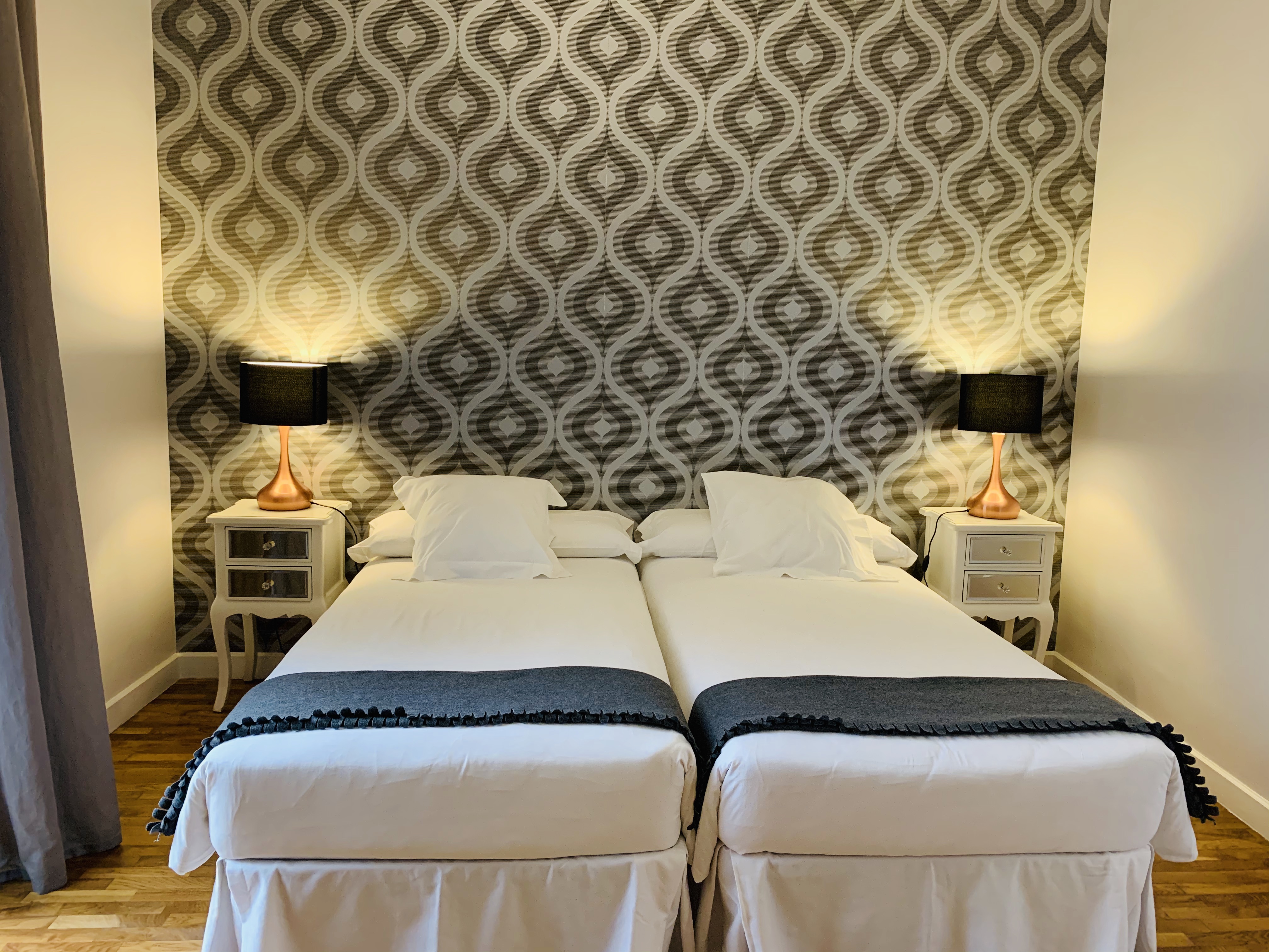 Super Balmes Guest House