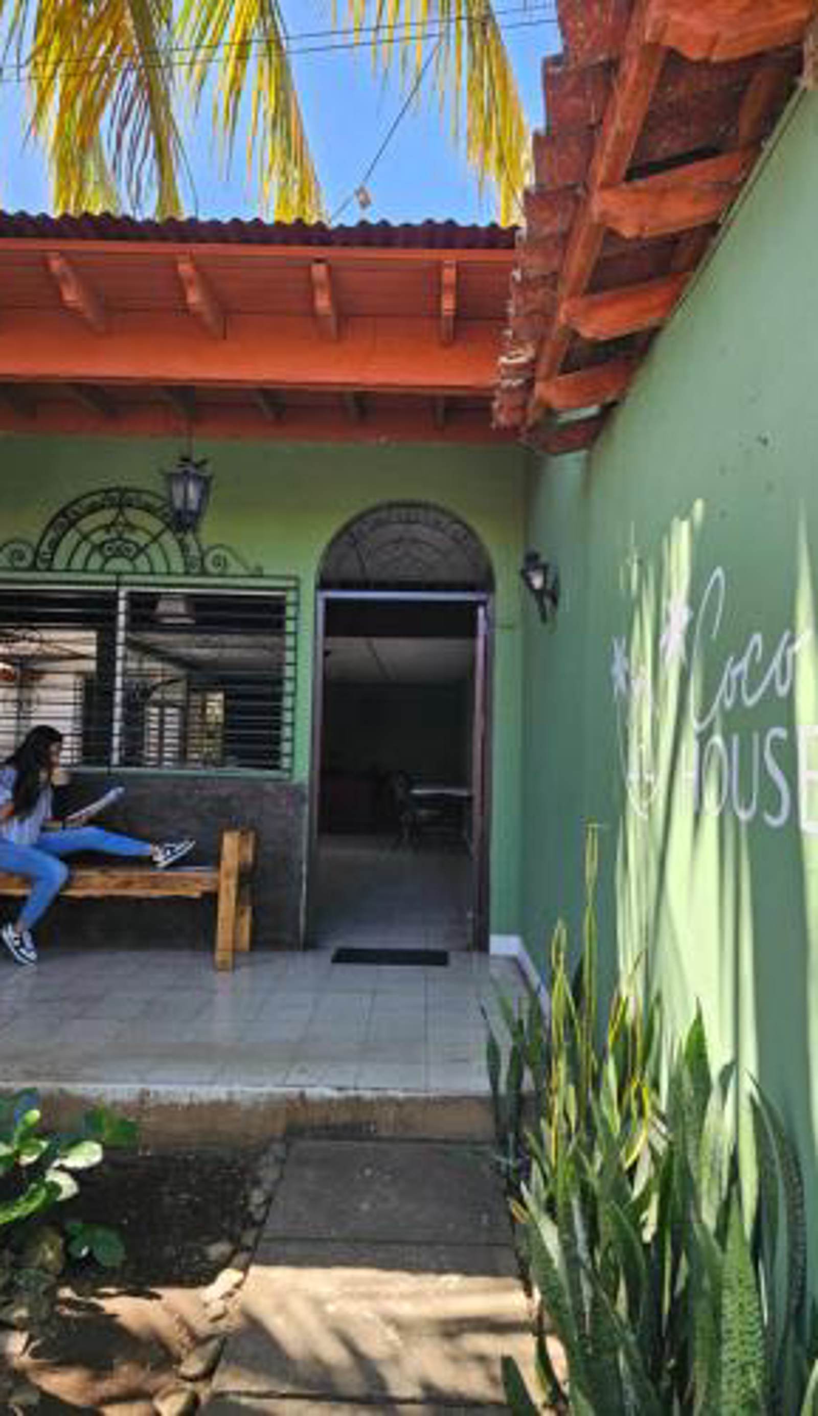 Coco House Leon