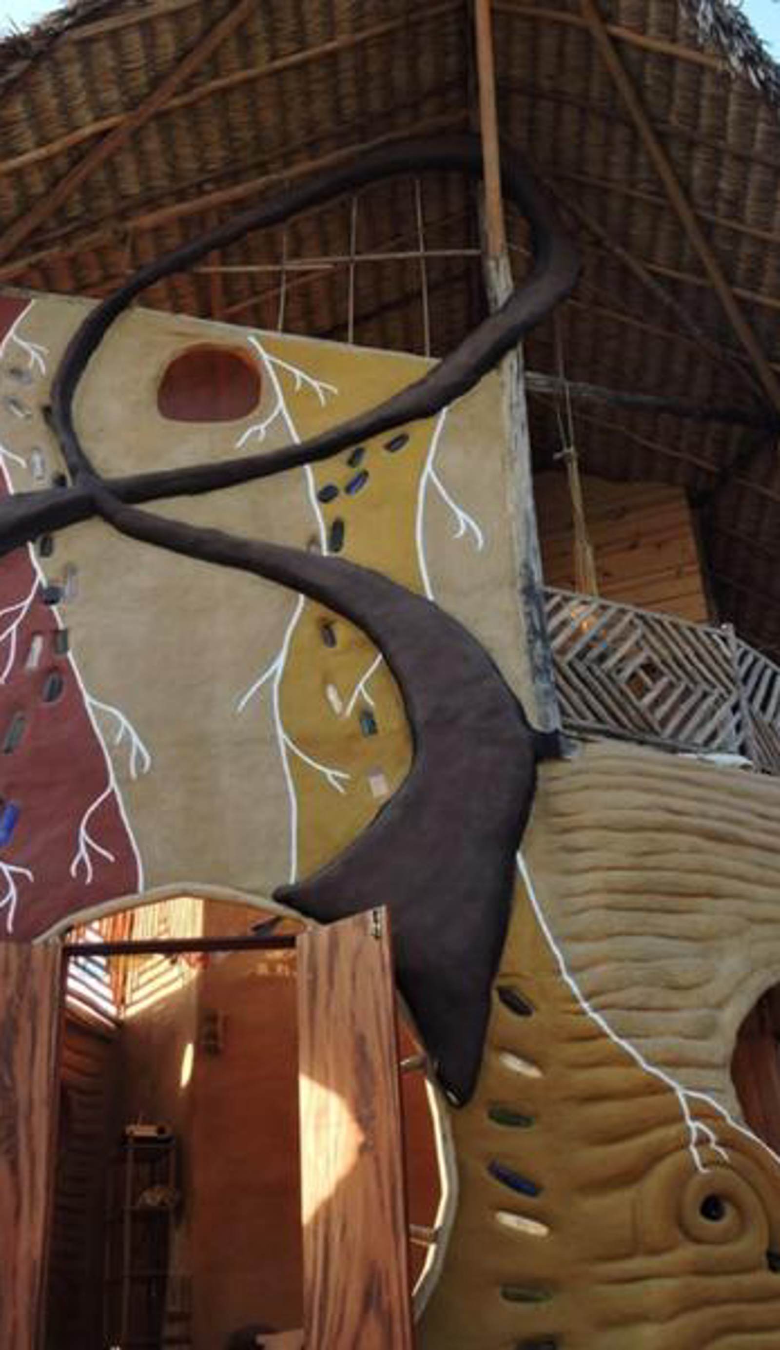 Raizes Eco Hostel