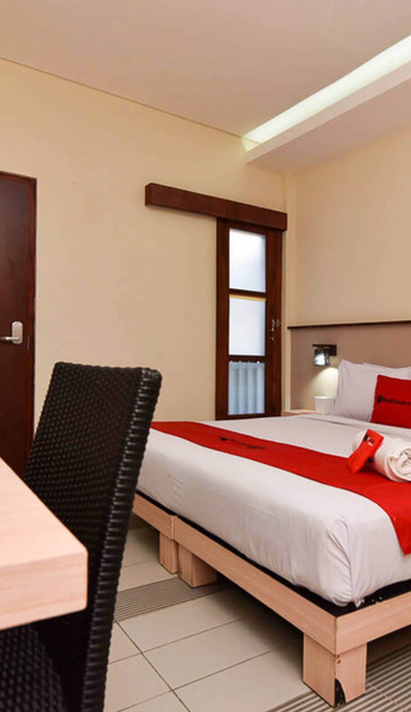 RedDoorz near Legian Street