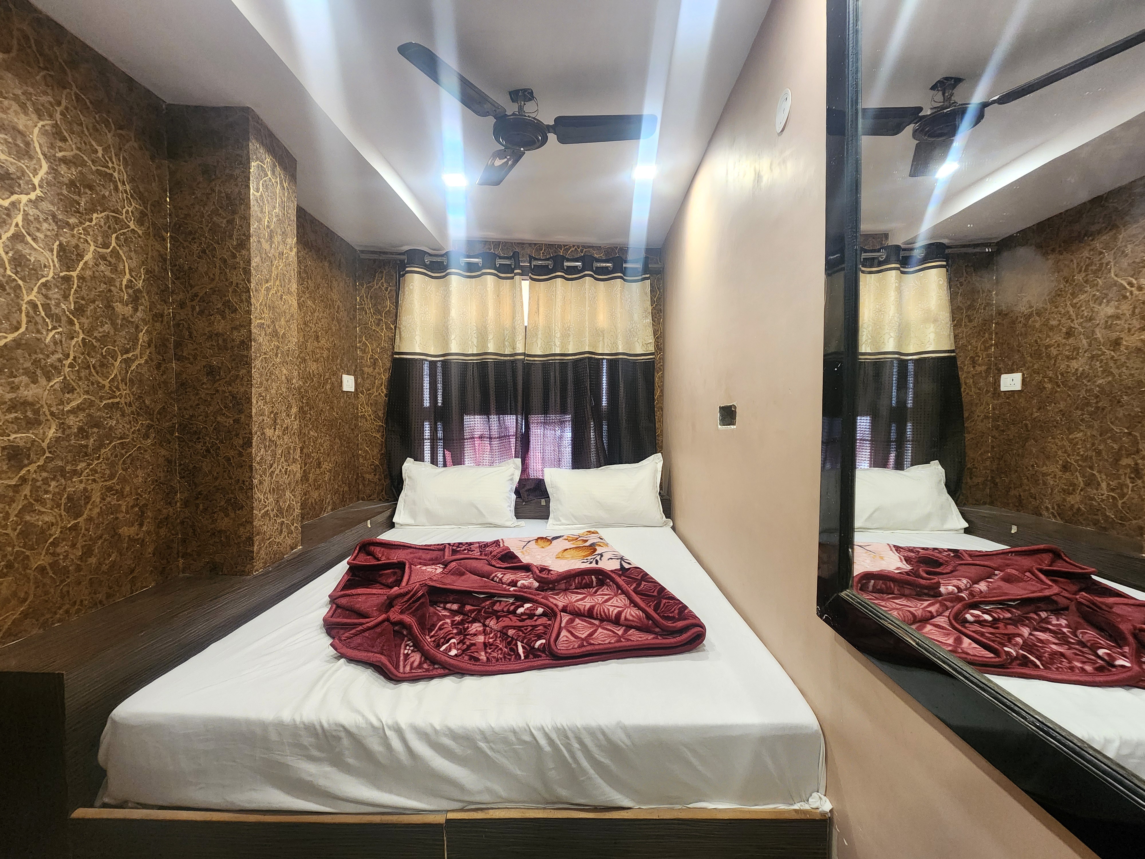 Hotel The Divine