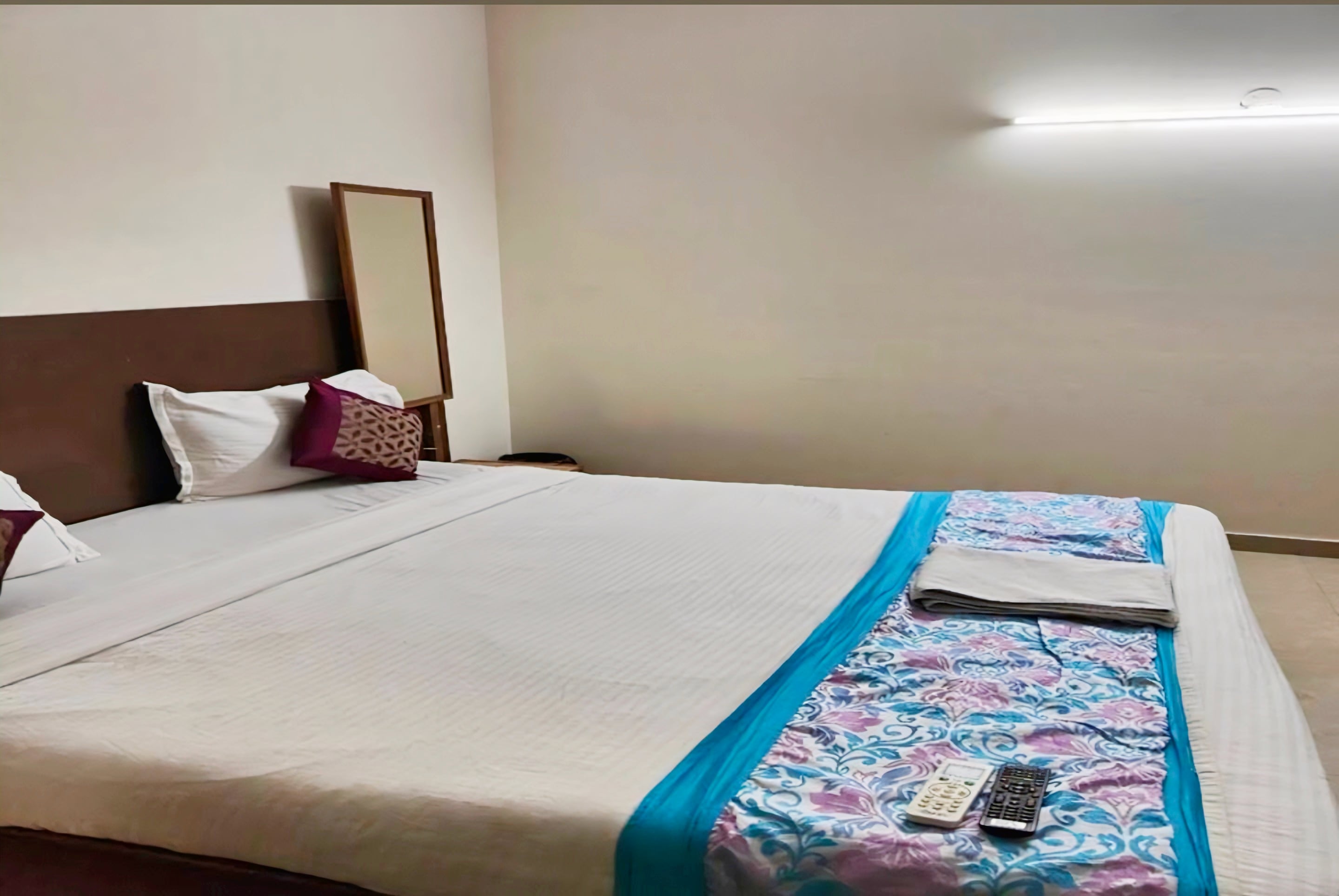 Hotel Raj Dx