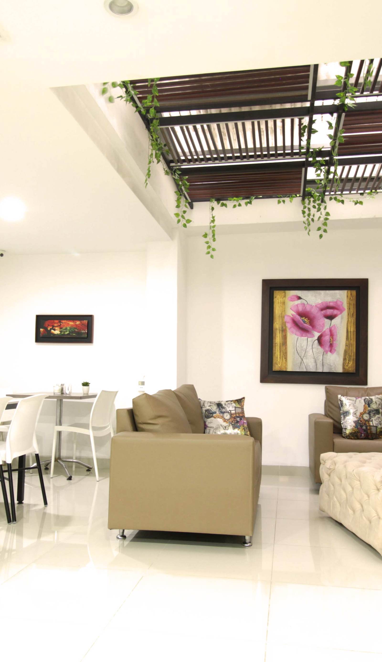 Laureles Guest House