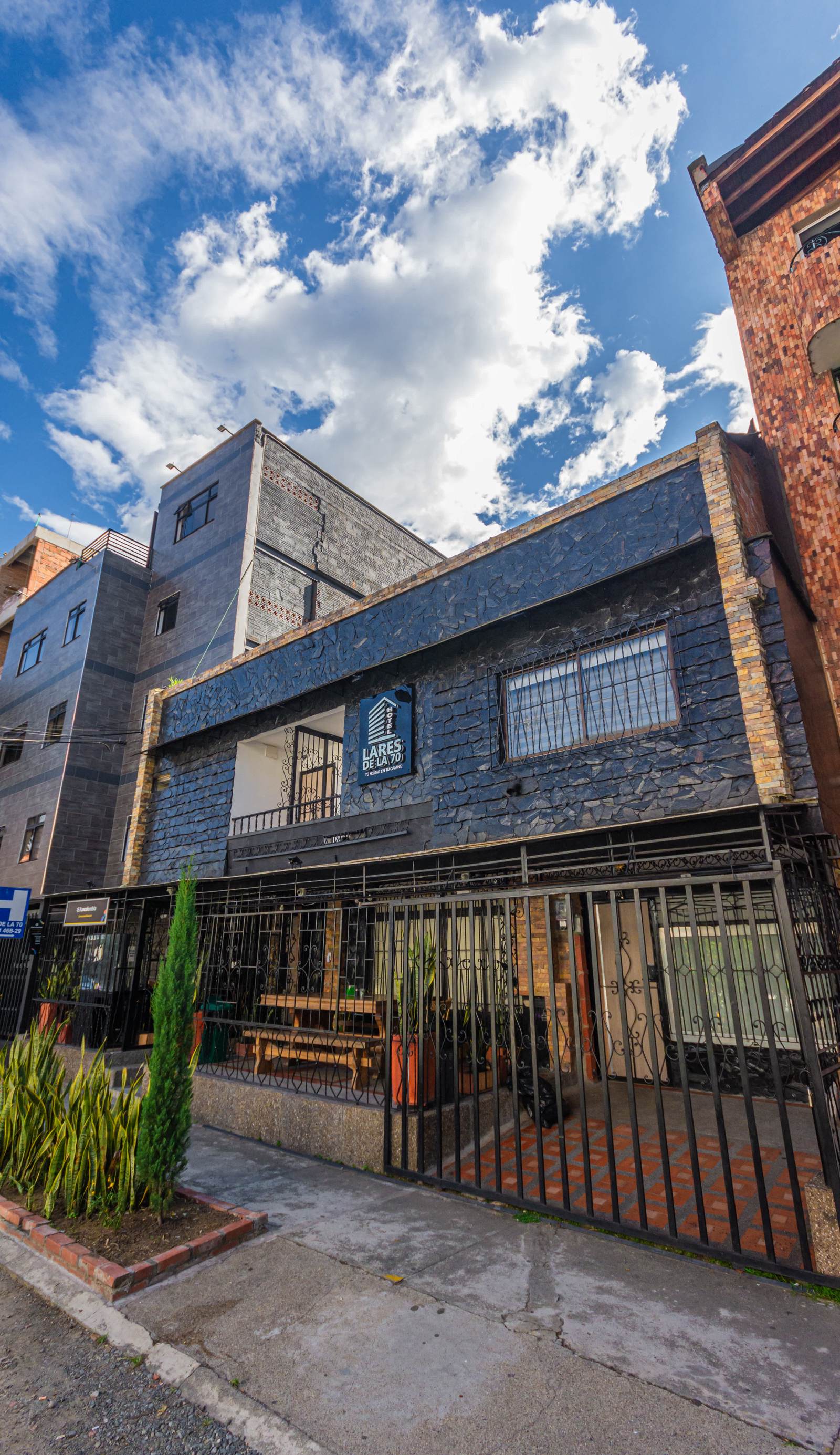 Hotel Lares 70 Laureles