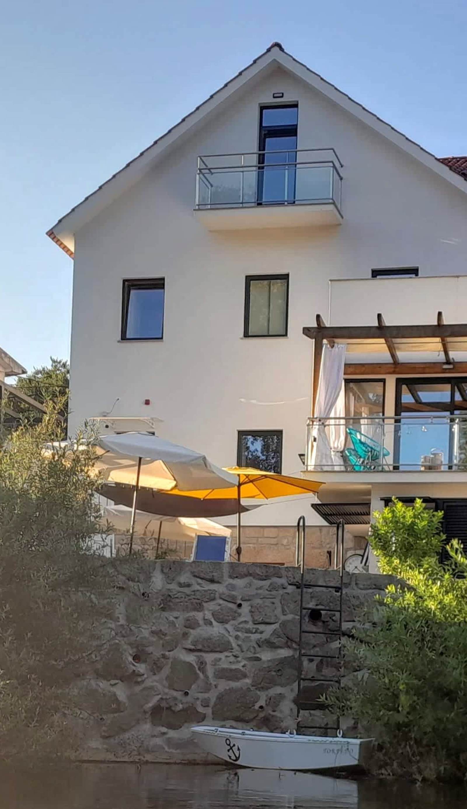 Insua Hostel