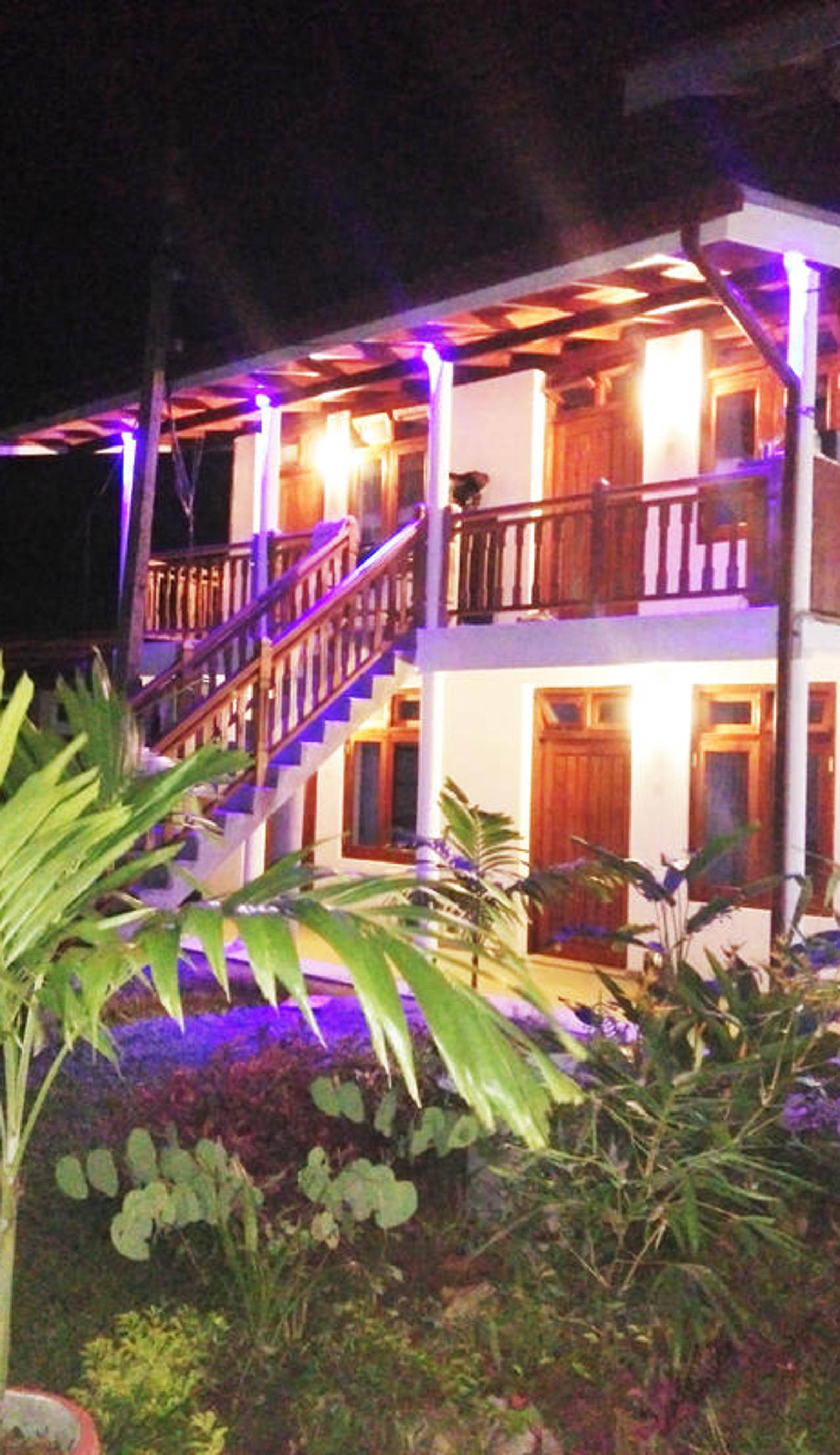 Wimal Wood Stock Surf House