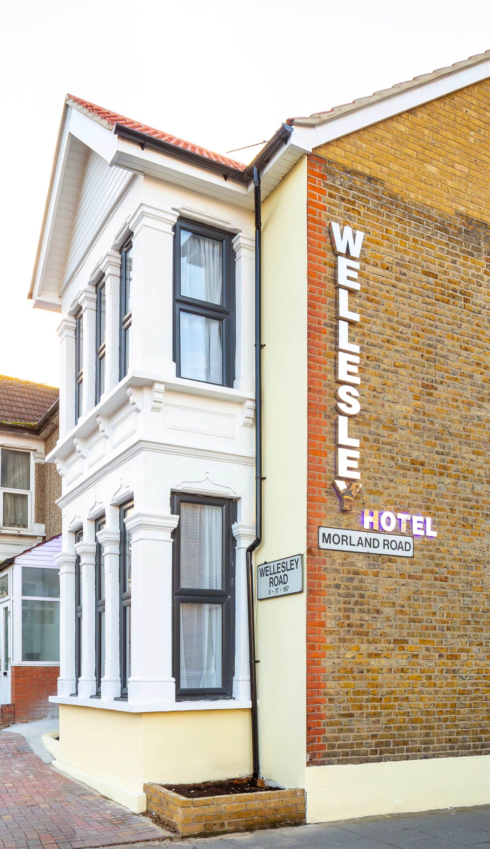 Wellesley Hotel