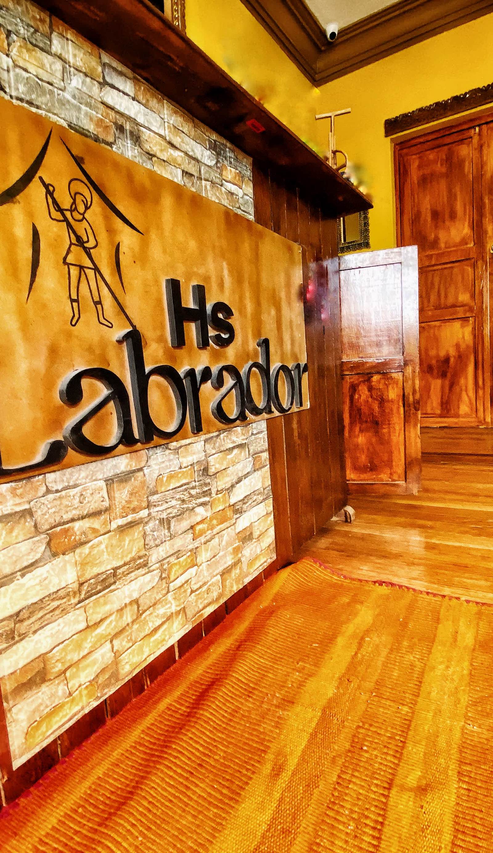 El Labrador Hostal