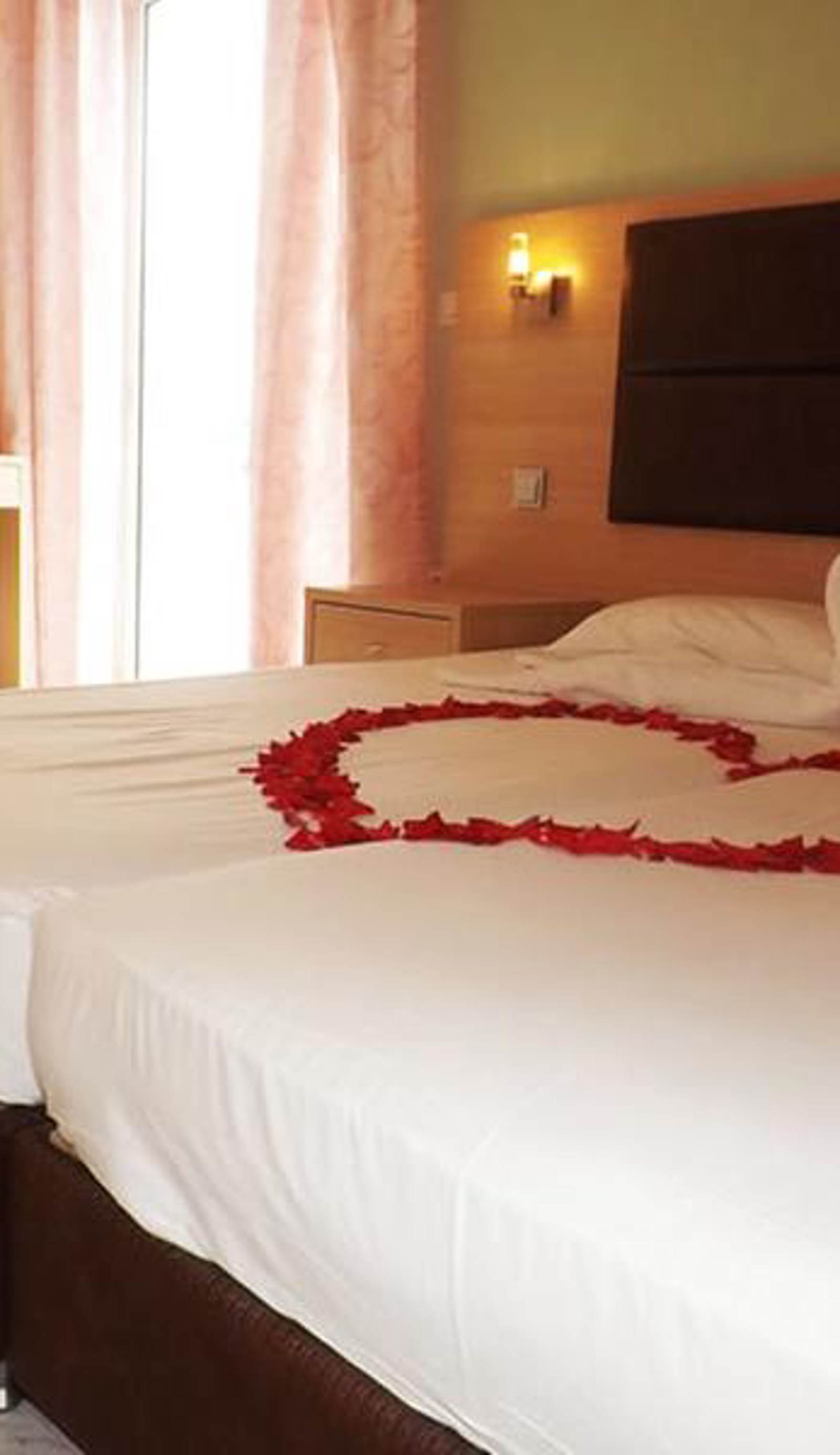 Leonidas Hotel