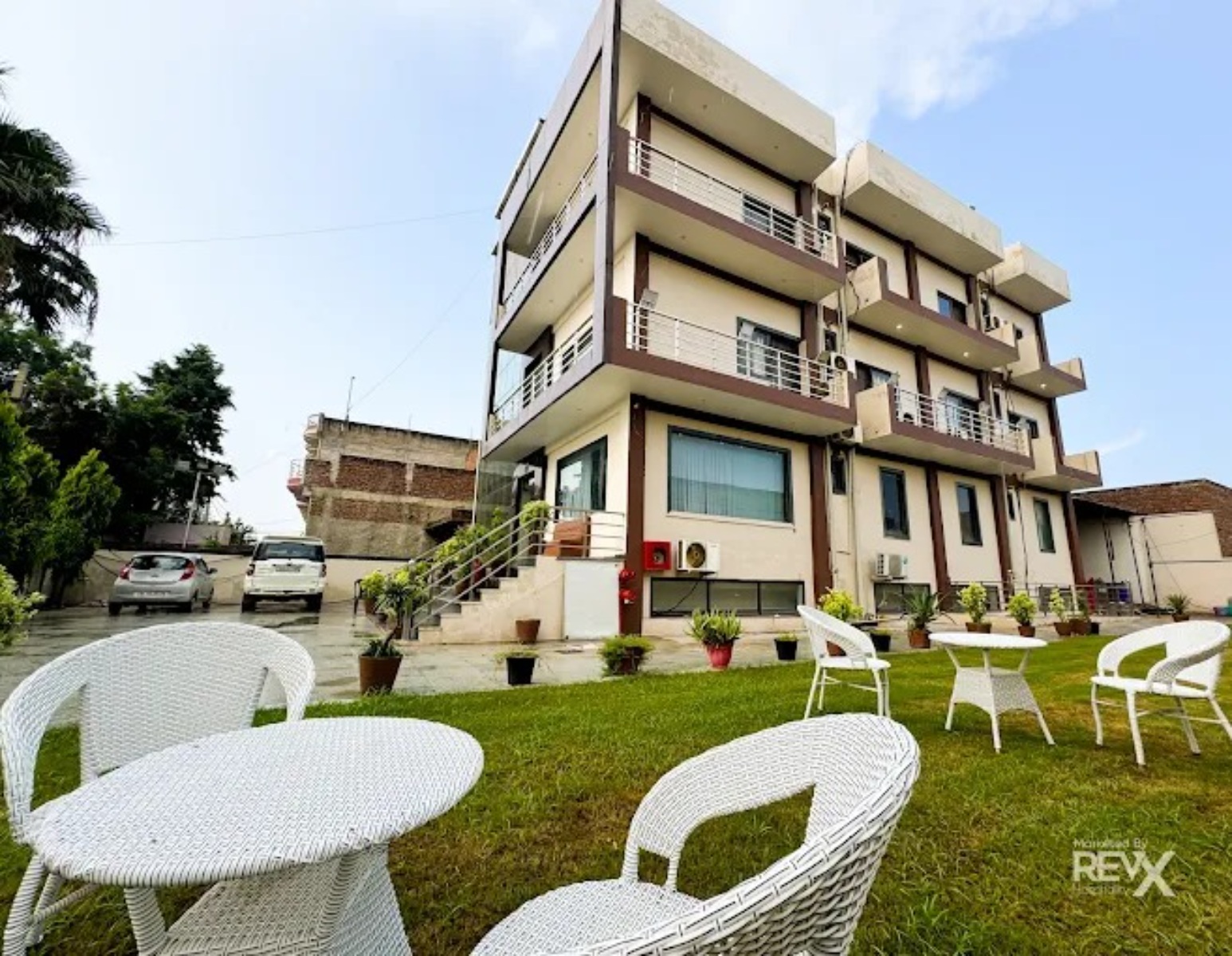 Hotel Vrinda Sarovar